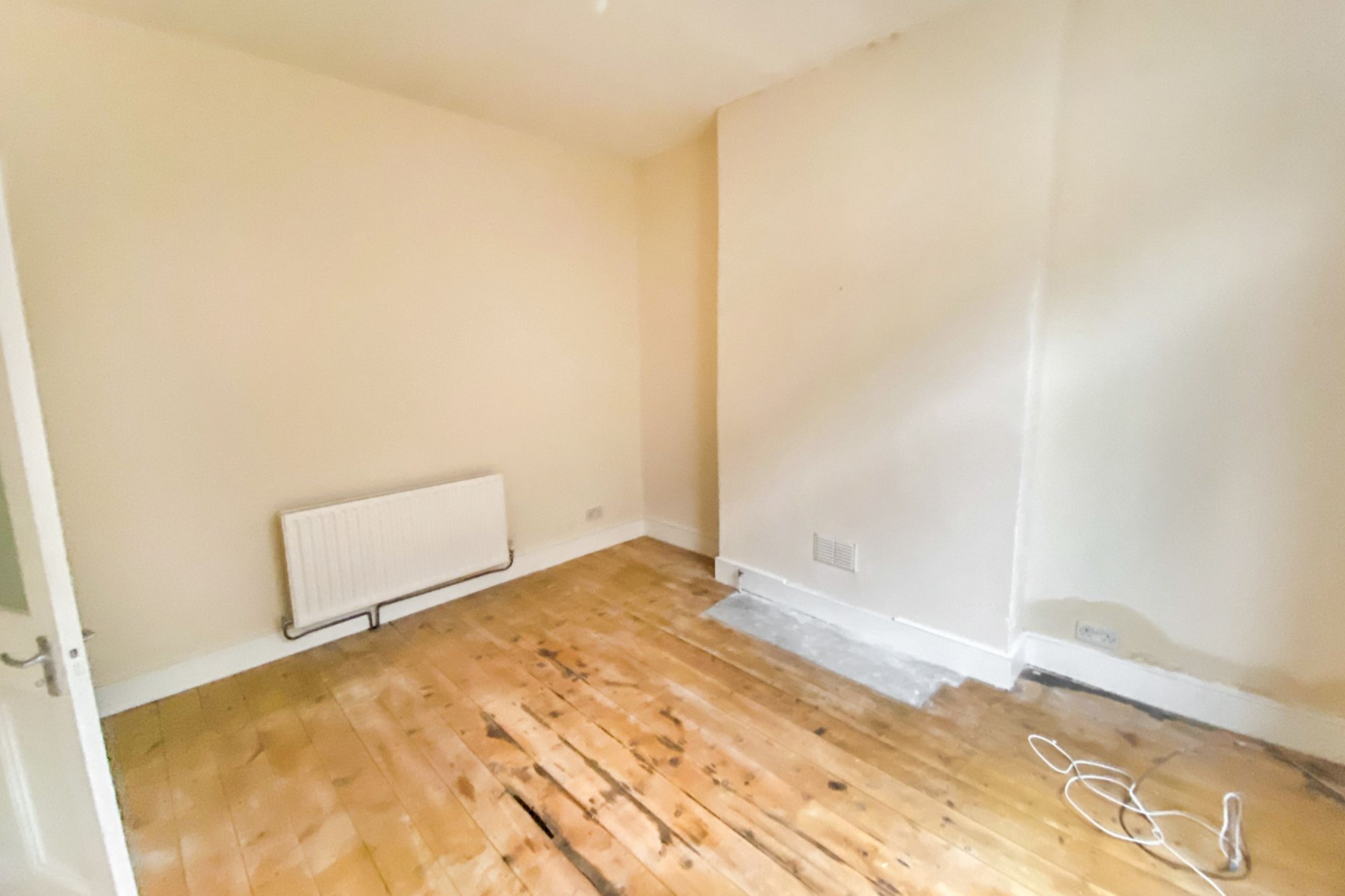 13A & 13B Thirsk Road, Battersea, London, SW11 5SU 