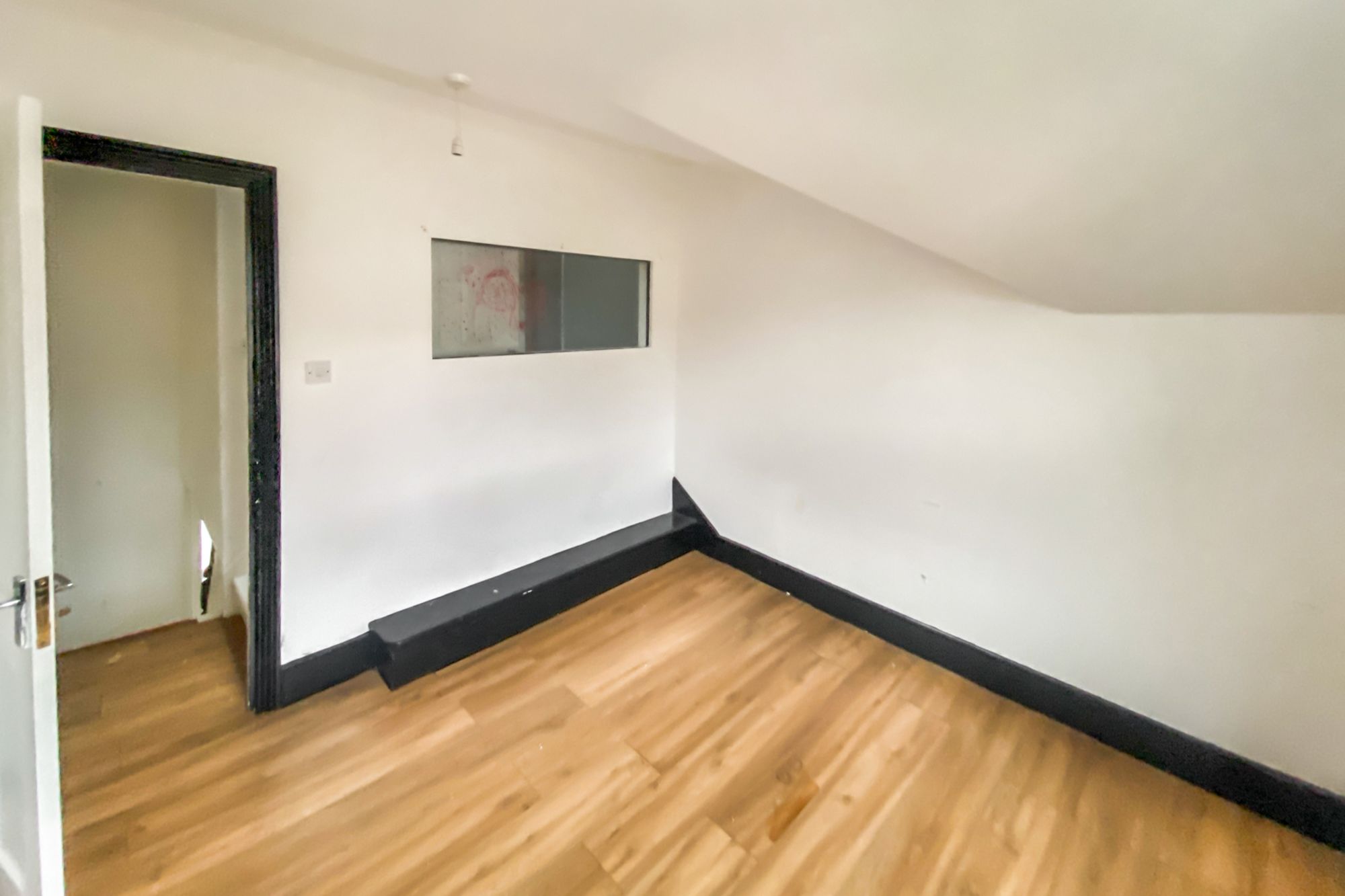 13A & 13B Thirsk Road, Battersea, London, SW11 5SU 