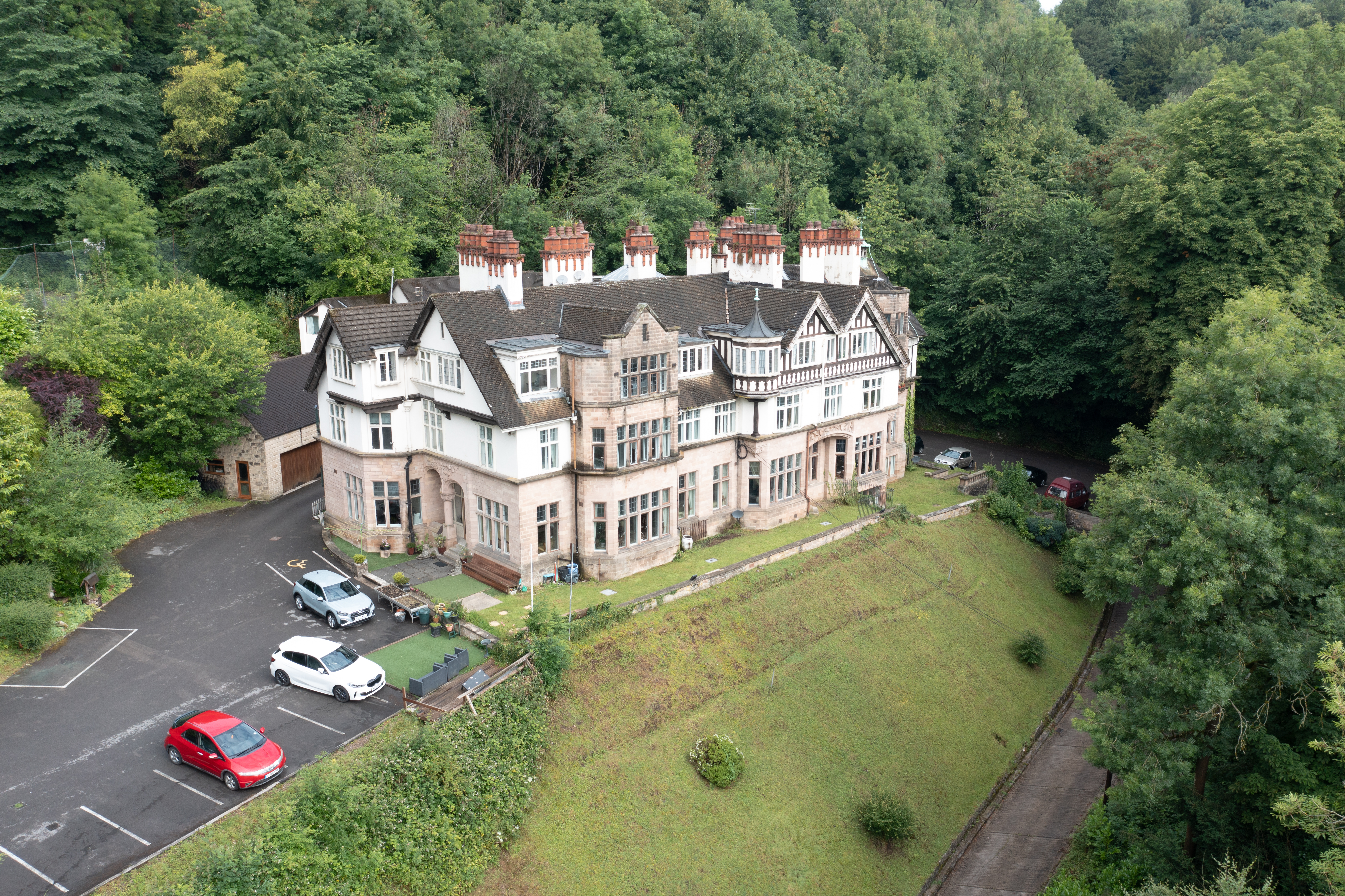 Cromford Court, Mansion House, 2 Derby Road, Matlock Bath, Derbyshire, DE4 3PY