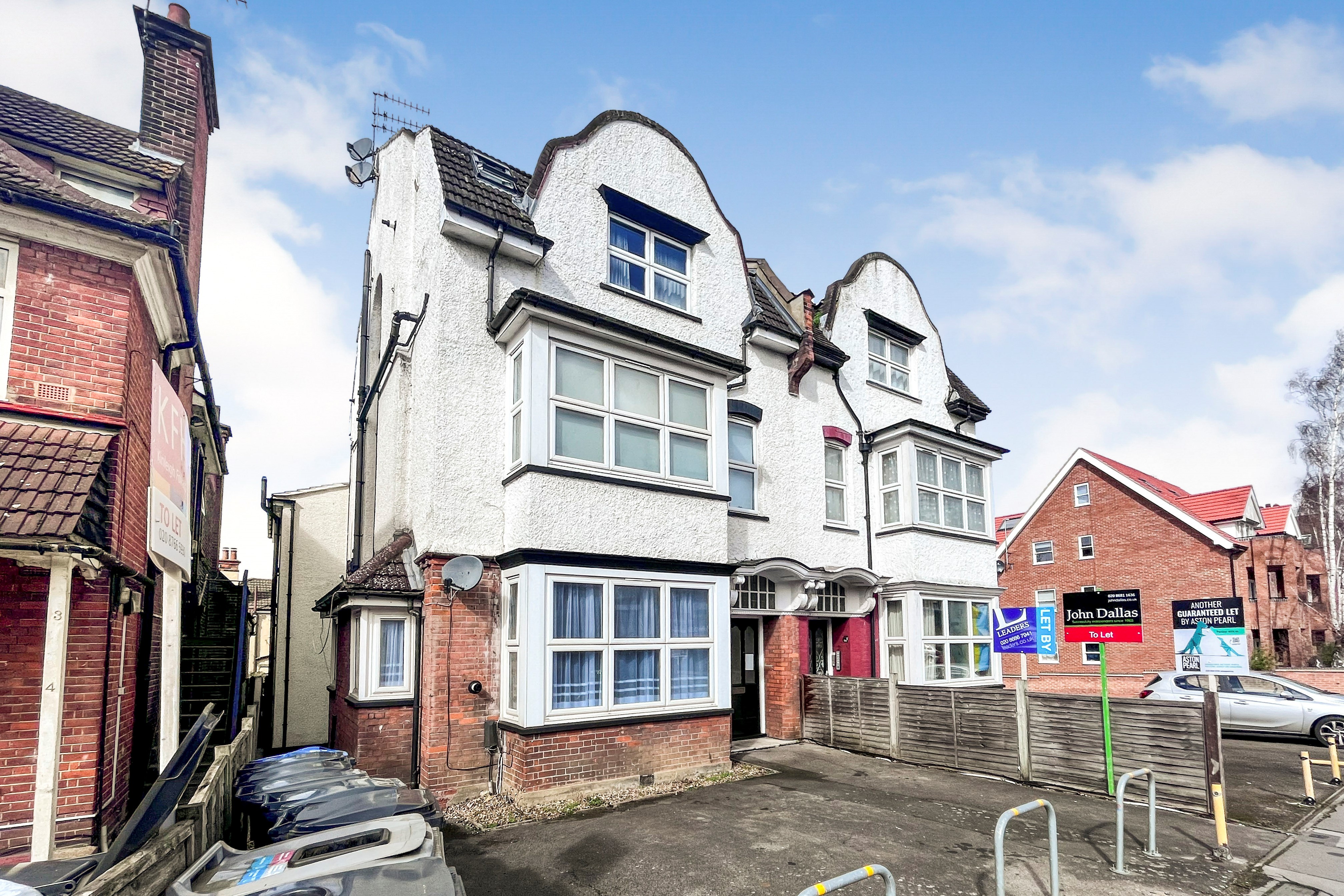 Flat 6, 35 Chatsworth Road, Croydon, CR0 1HE