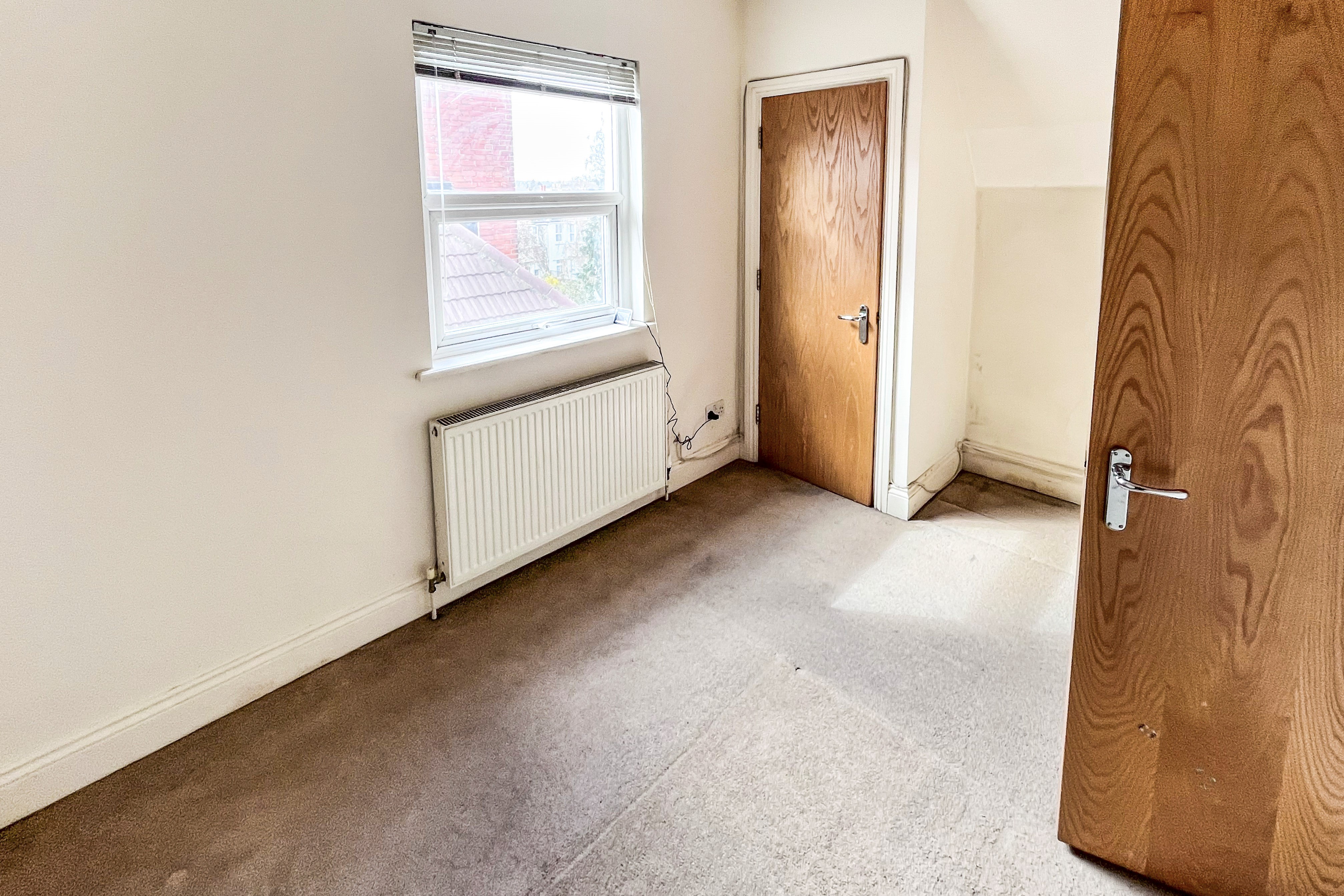 Flat 6, 35 Chatsworth Road, Croydon, CR0 1HE