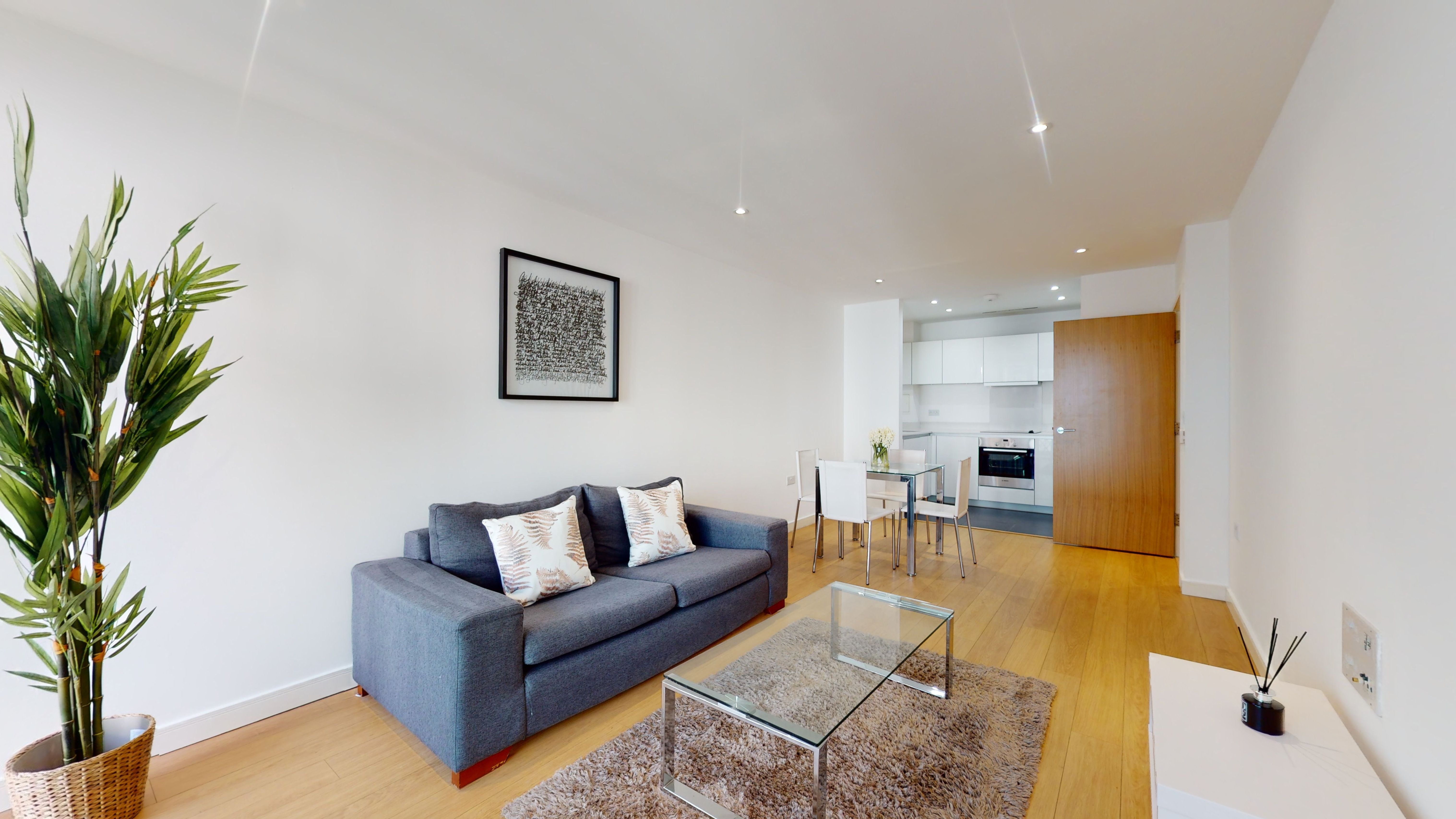 Flat 31 Keats Apartments, 6 Saffron Central Square, Croydon, CR0 2FT