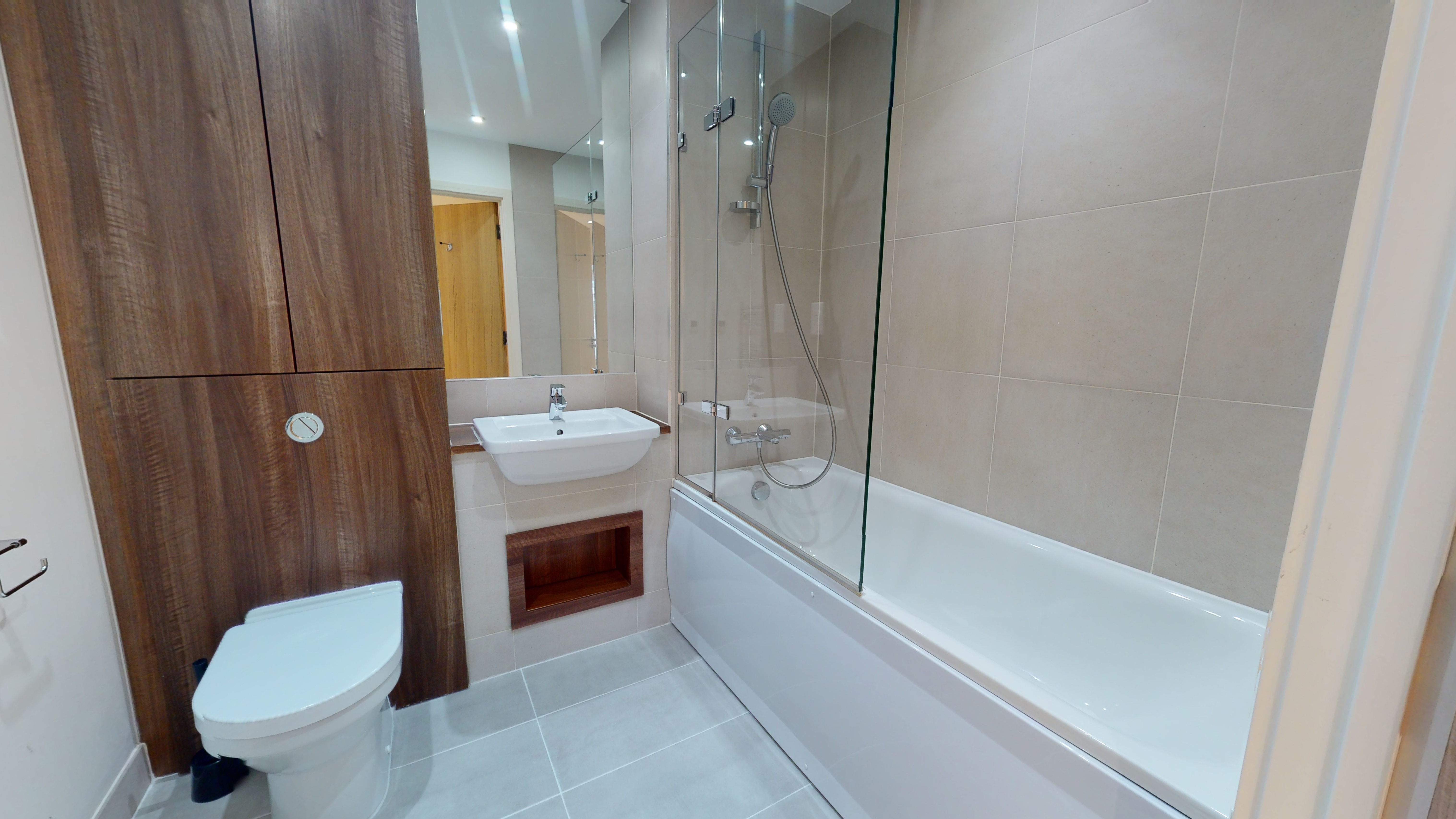 Flat 31 Keats Apartments, 6 Saffron Central Square, Croydon, CR0 2FT