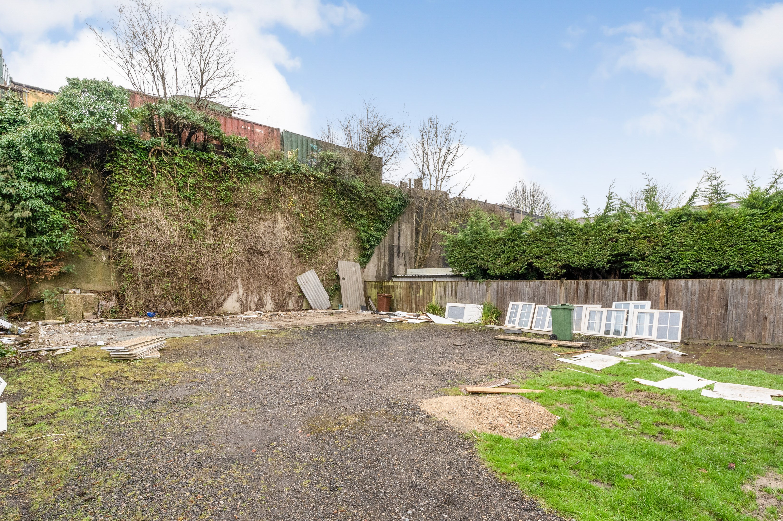 Land to the rear of 25 Eridge Road, Tunbridge Wells, Kent, TN4 8HJ