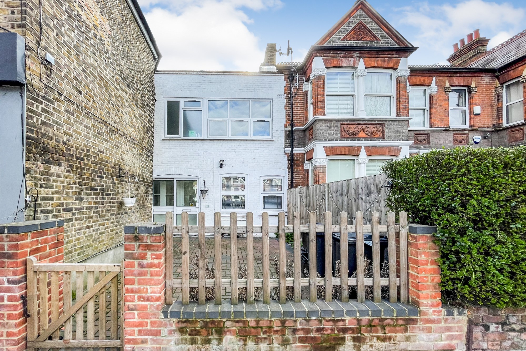 207A Turners Hill, Cheshunt, Waltham Cross, Hertfordshire, EN8 9DG