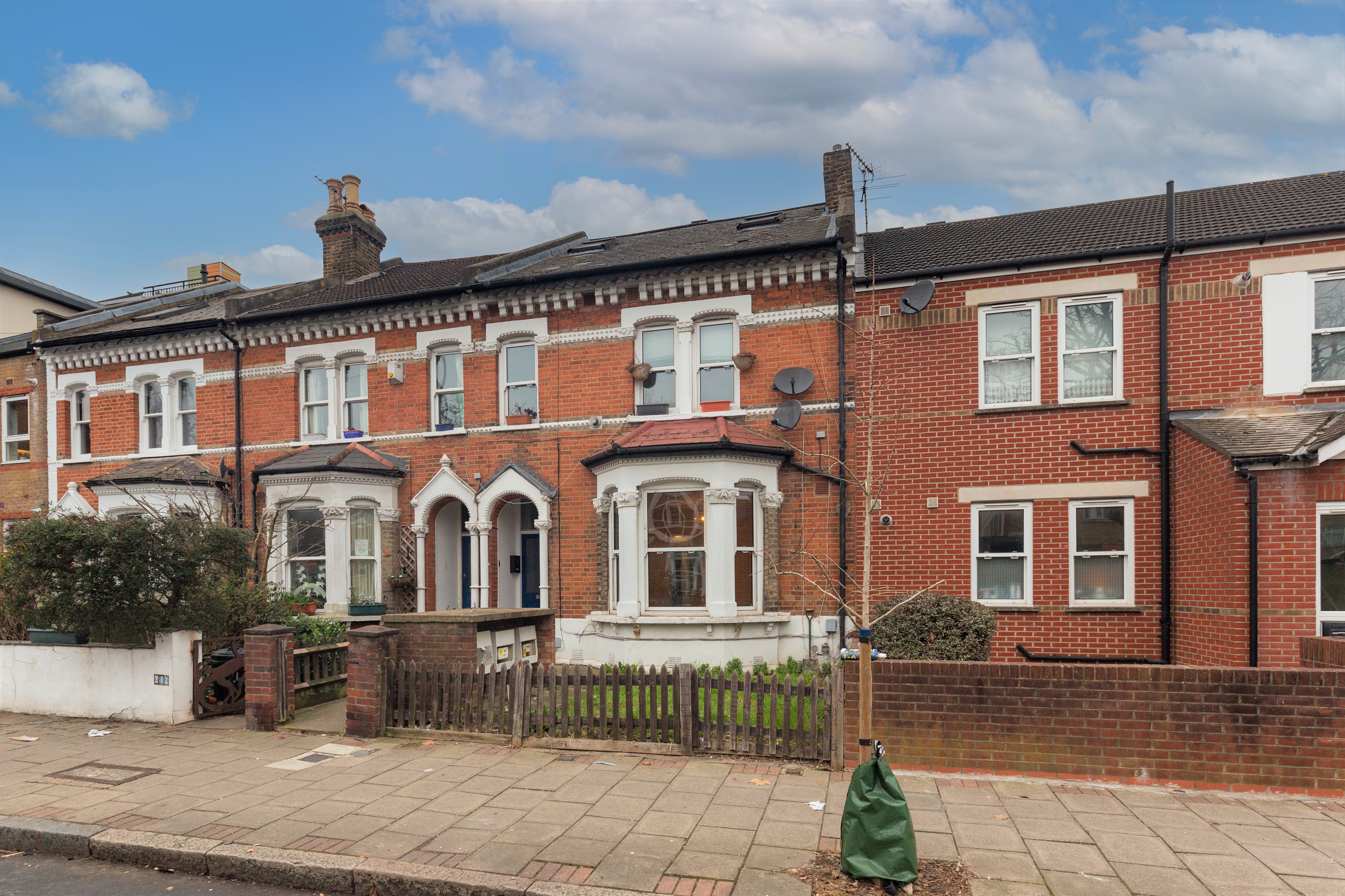 240a Cavendish Road, Balham, London SW12 0BU
