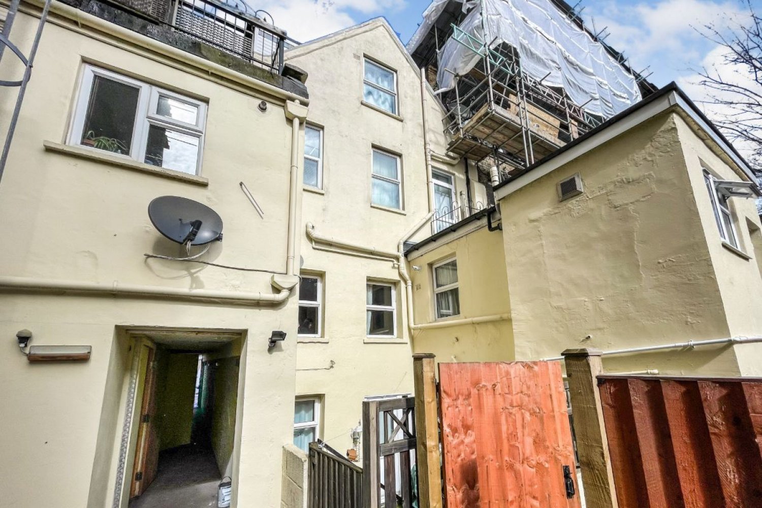16 Manbey Park Road, Stratford, London E15 1EY 