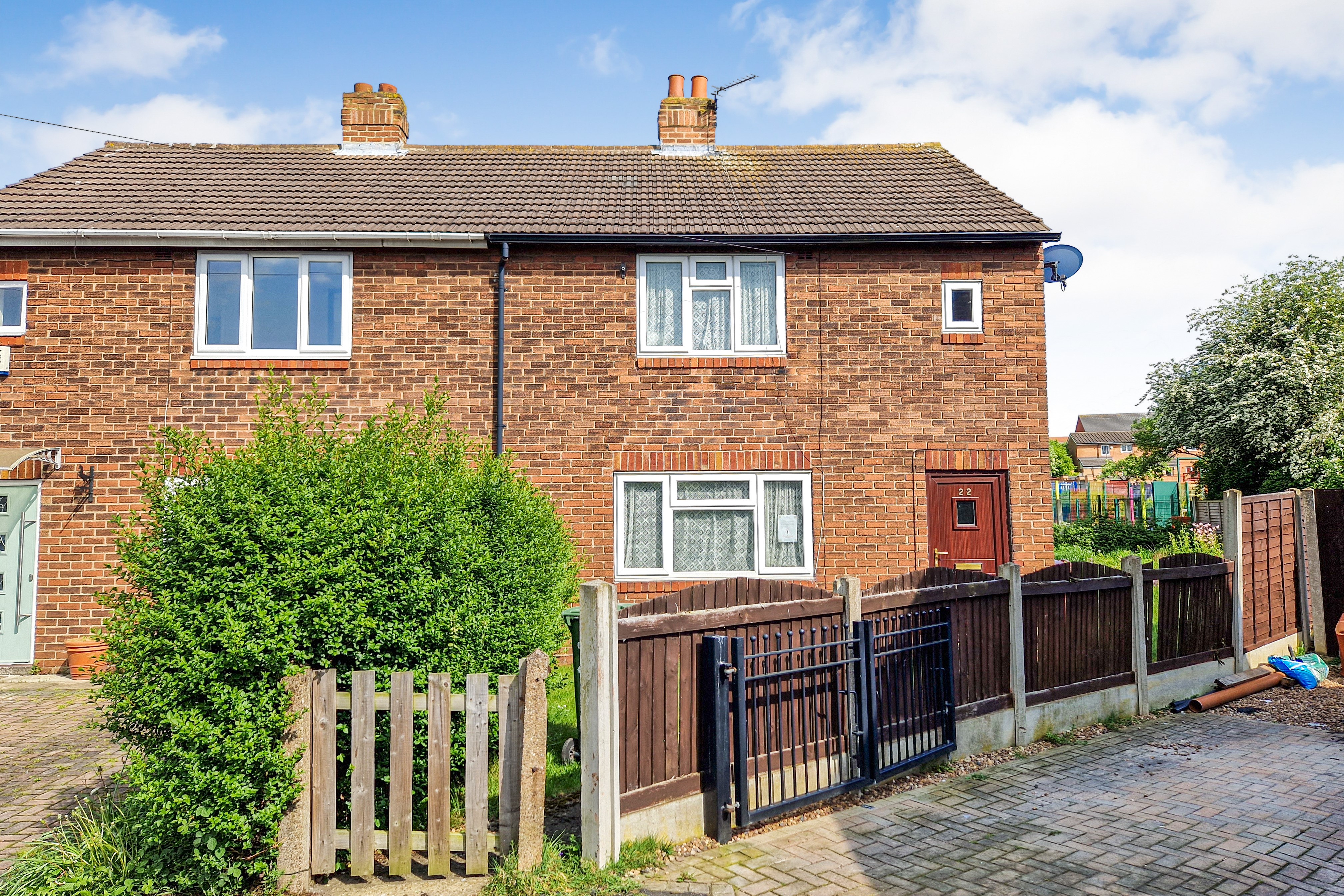 22 Huntwick Avenue, Featherstone, Pontefract, West Yorkshire WF7 5JE