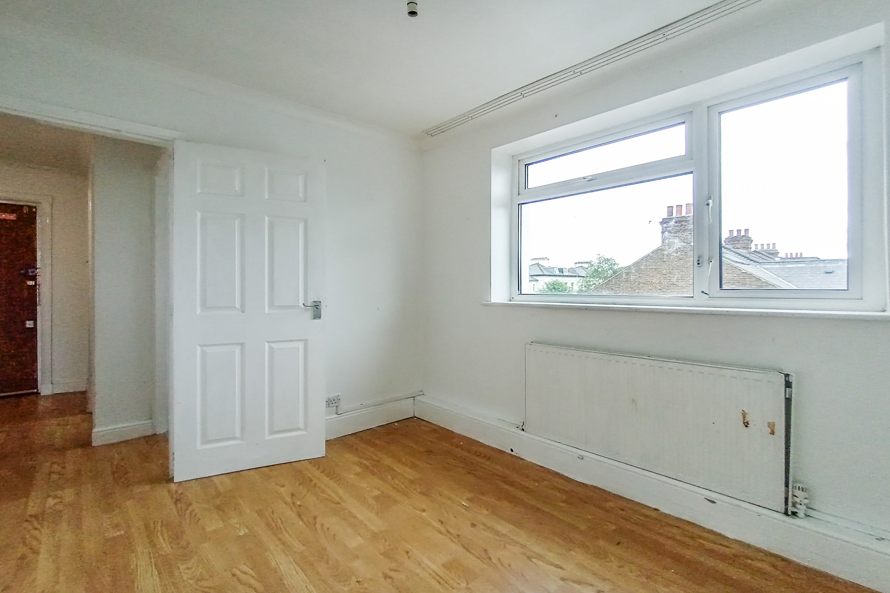 Flat 3, 131 Ordnance Road, Enfield, Middlesex, EN3 6AF