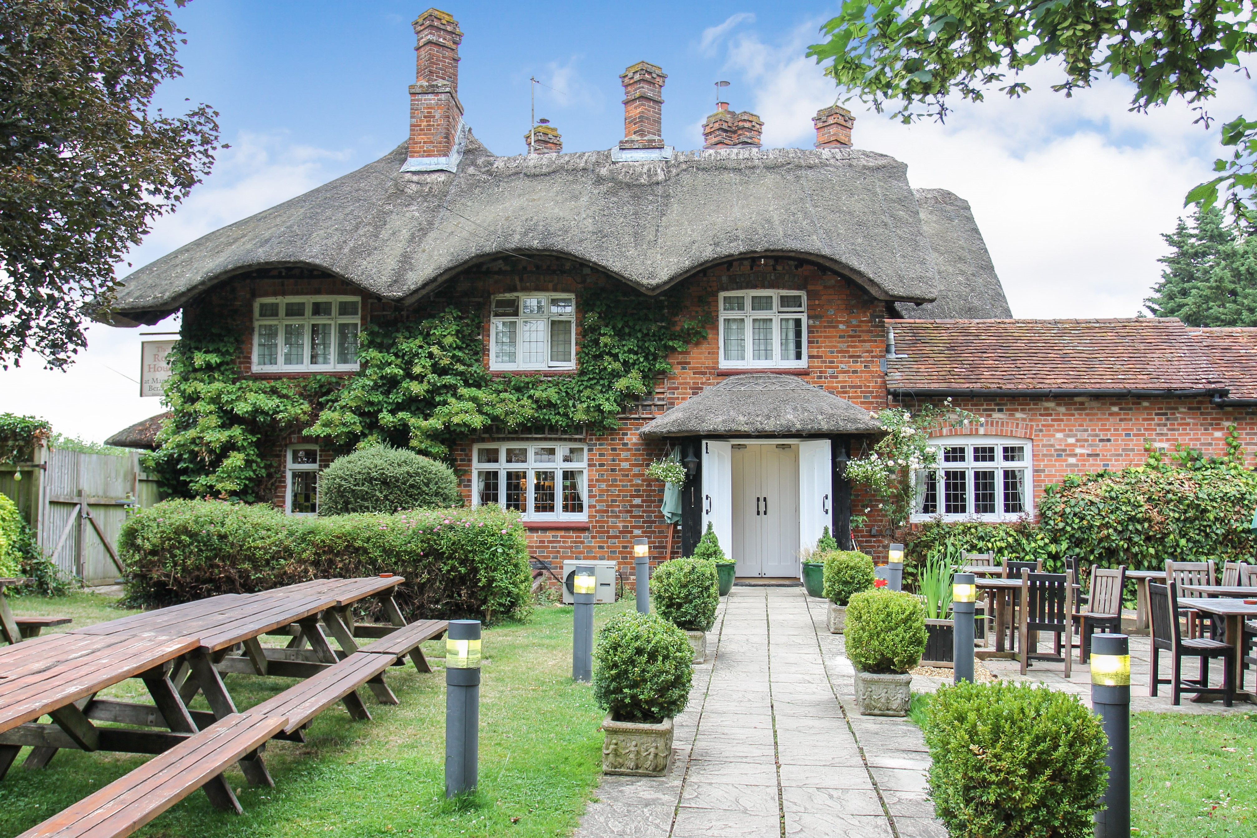 The Red House, Marsh Benham, Newbury, RG20 8LY