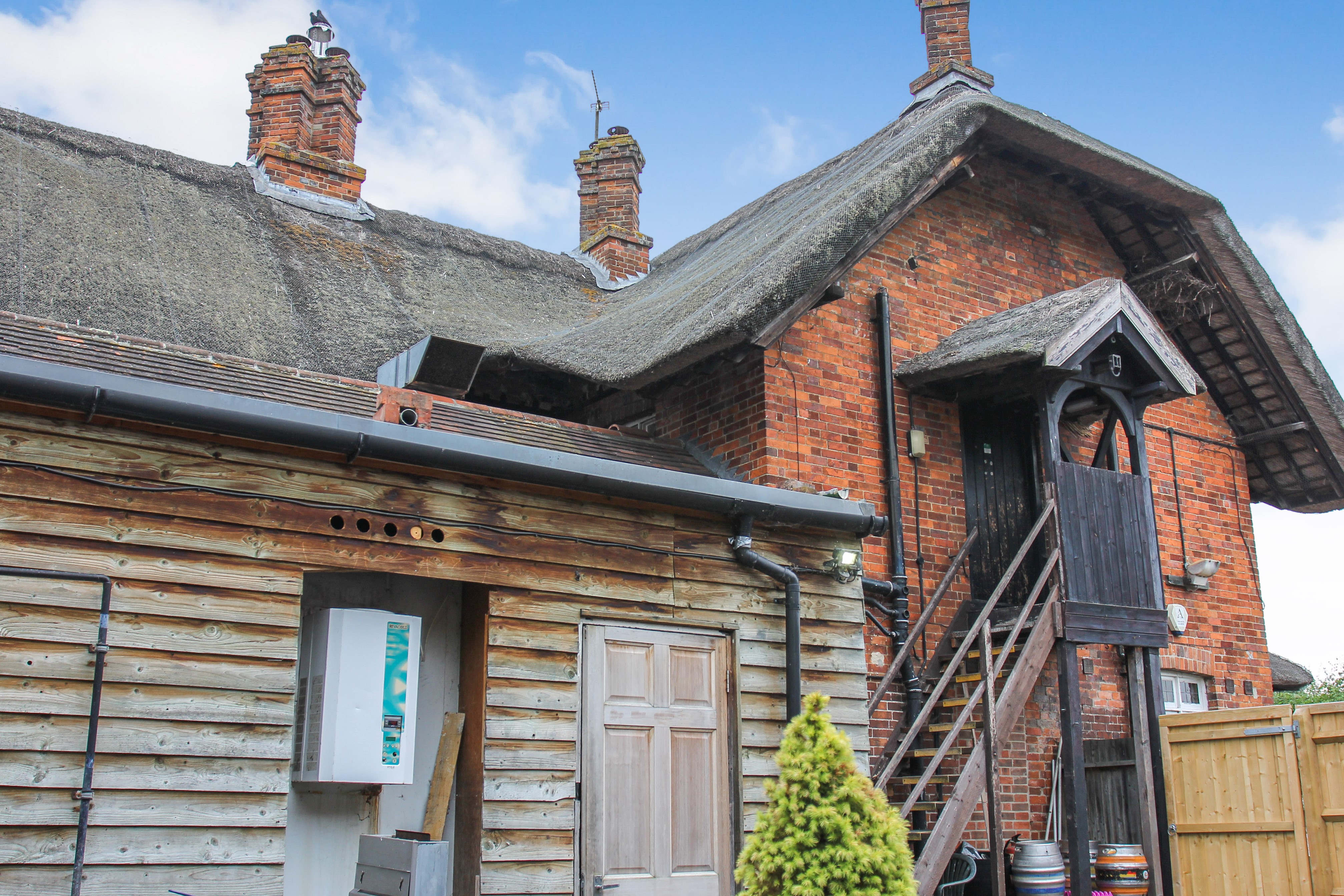 The Red House, Marsh Benham, Newbury, RG20 8LY