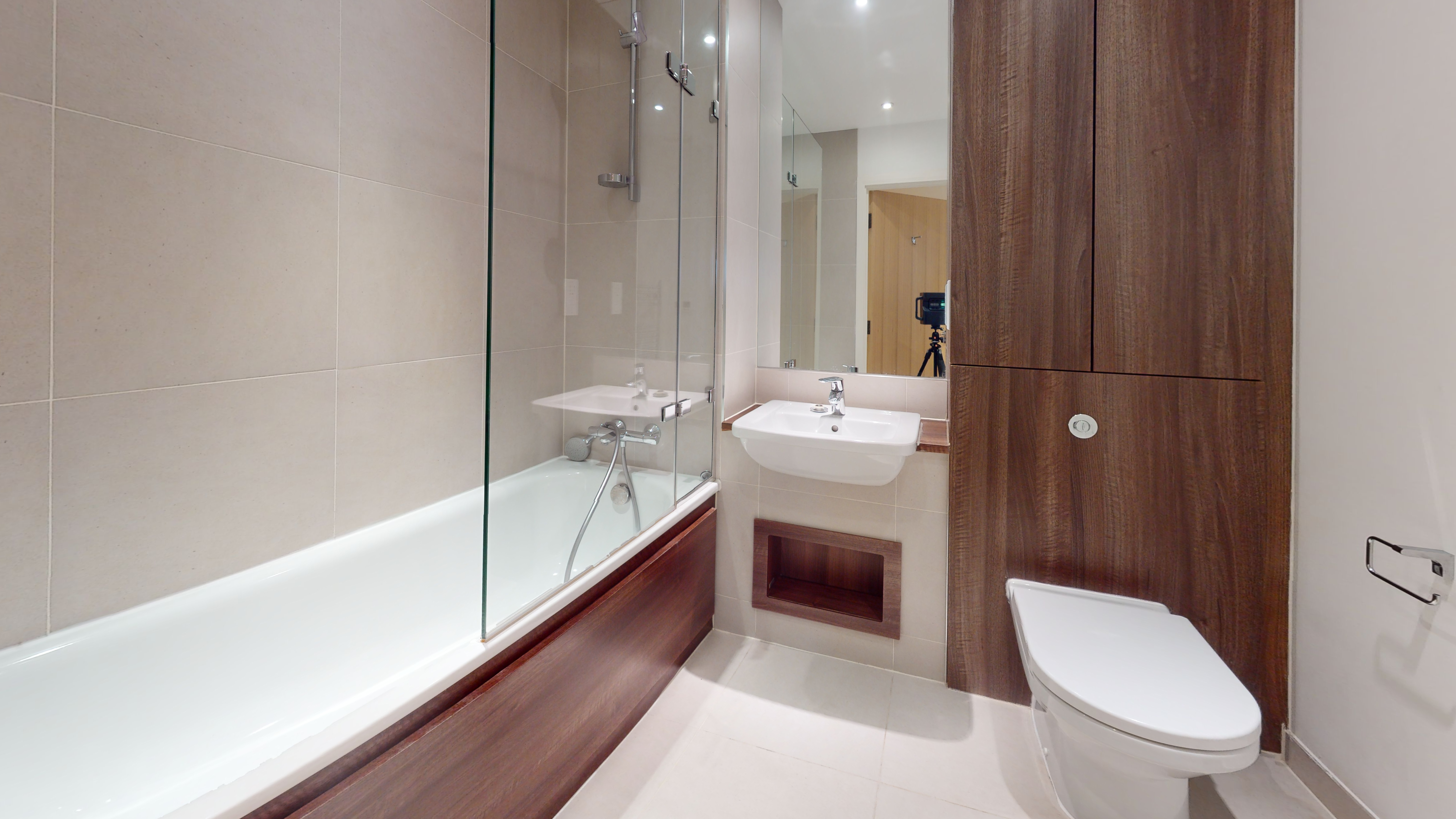 Flat 41 Keats Apartments, 6 Saffron Central Square, Croydon, CR0 2FT