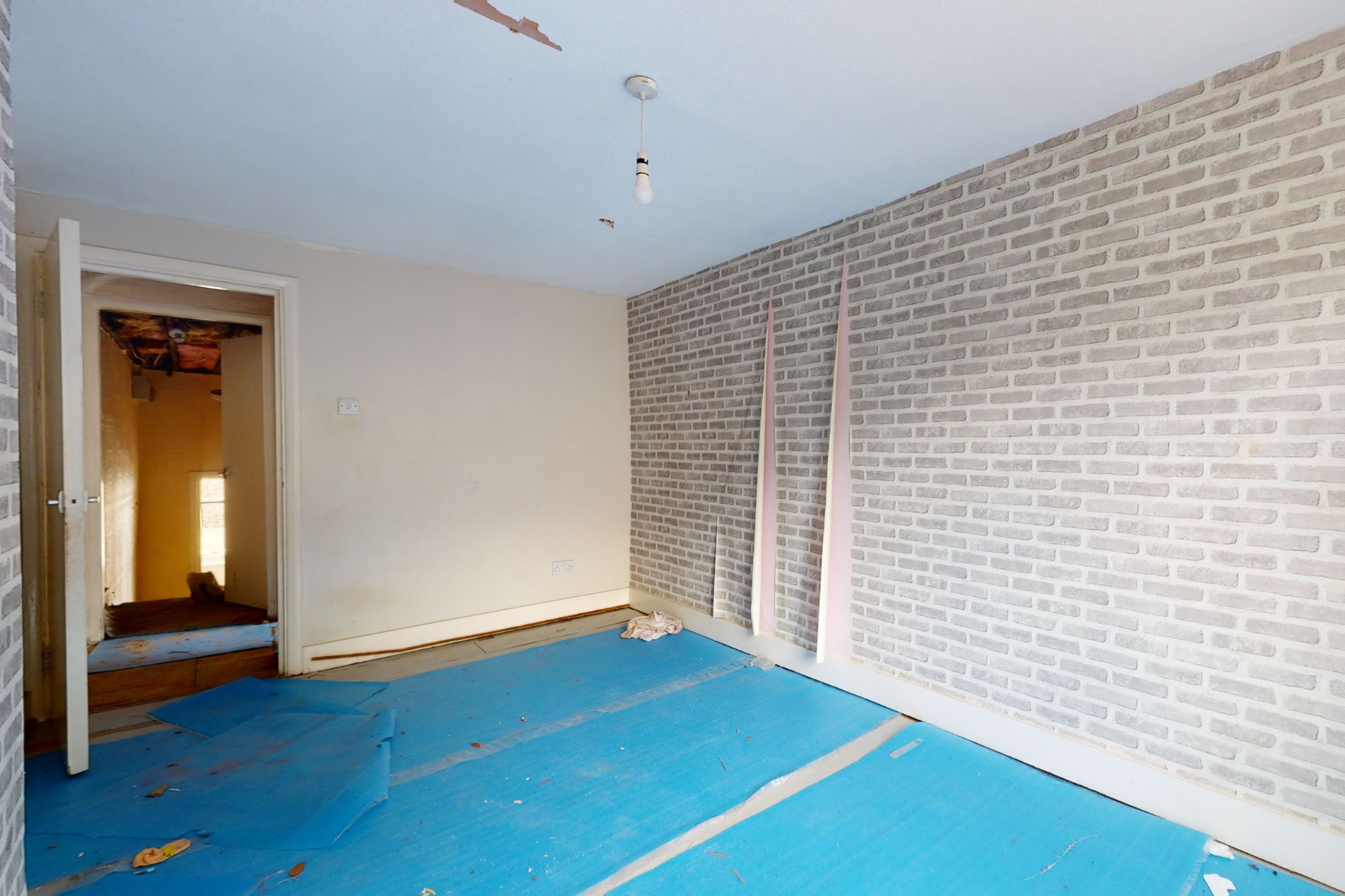 170B Leander Road, Streatham, London, SW2 2LL