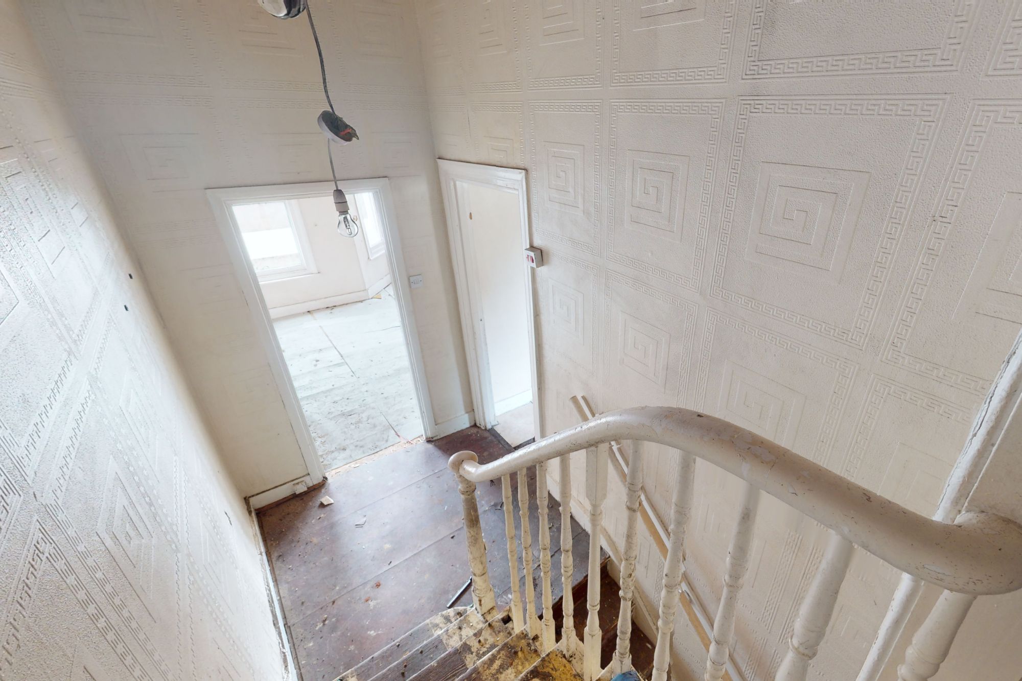170B Leander Road, Streatham, London, SW2 2LL