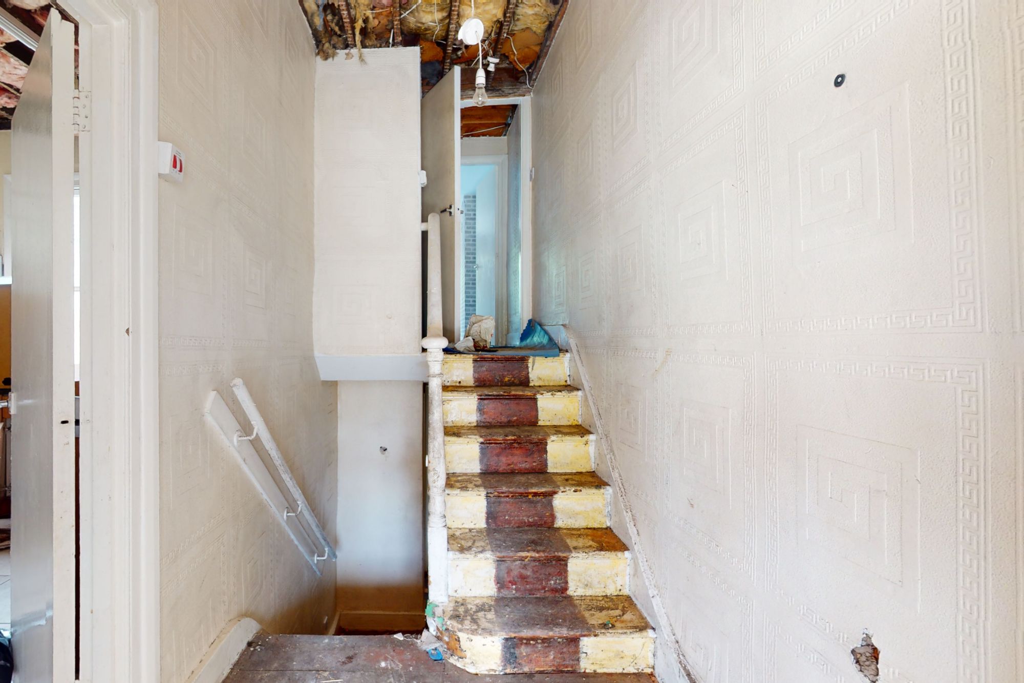170B Leander Road, Streatham, London, SW2 2LL