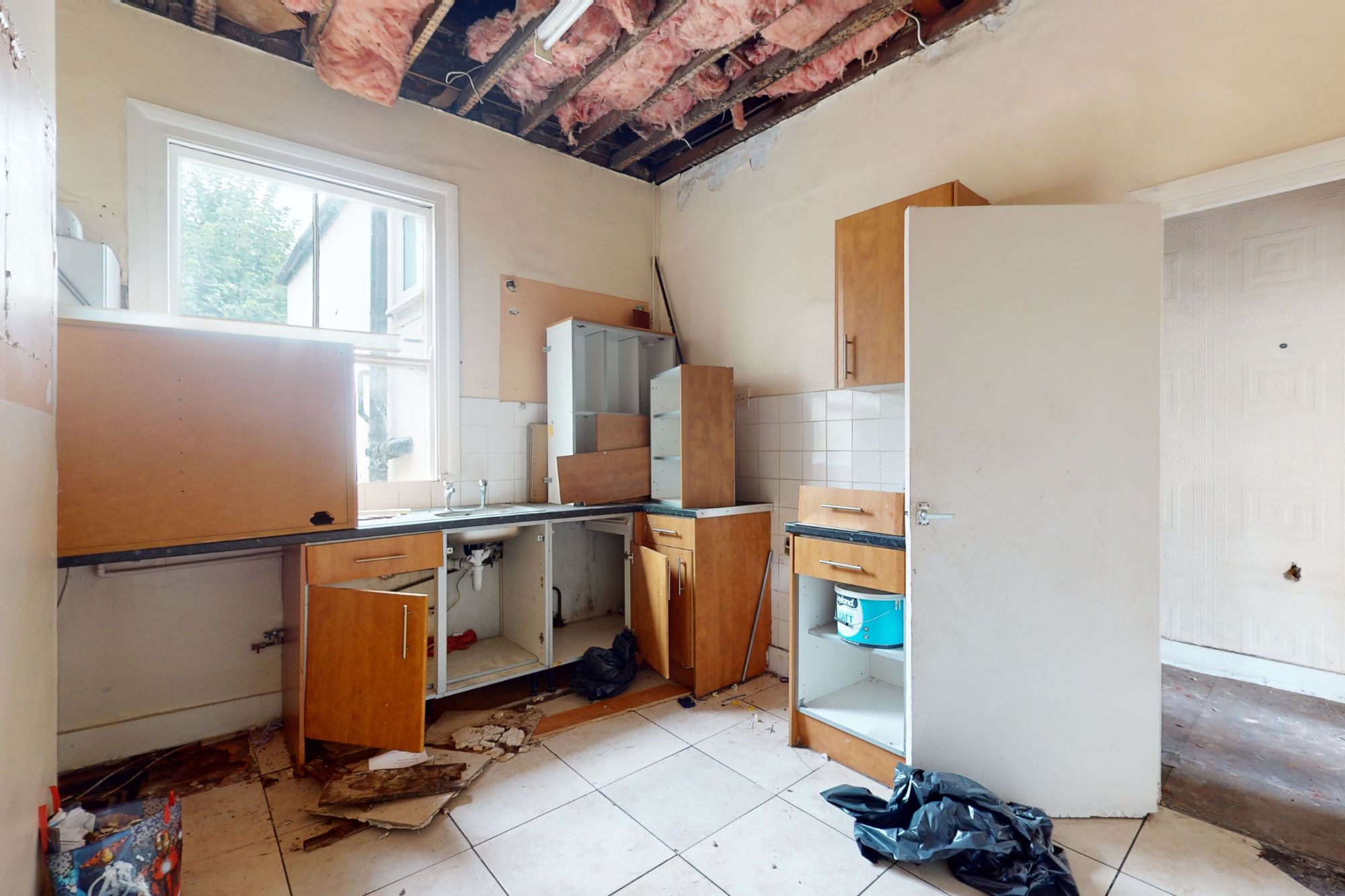 170B Leander Road, Streatham, London, SW2 2LL