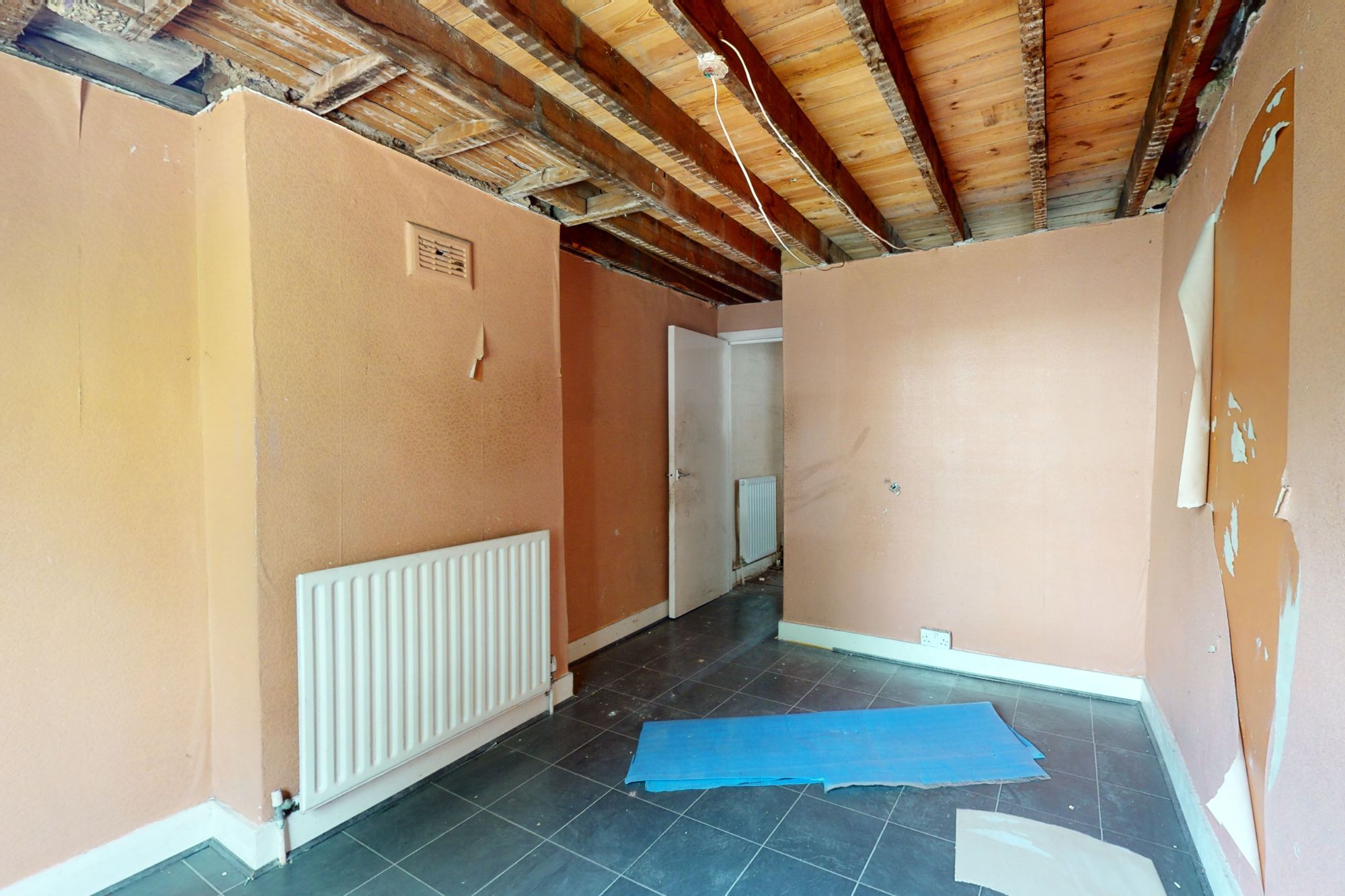 170B Leander Road, Streatham, London, SW2 2LL