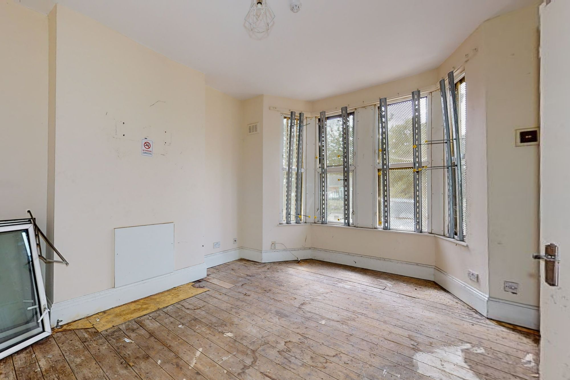 18 Mildmay Road, Ilford, Essex, IG1 1DT