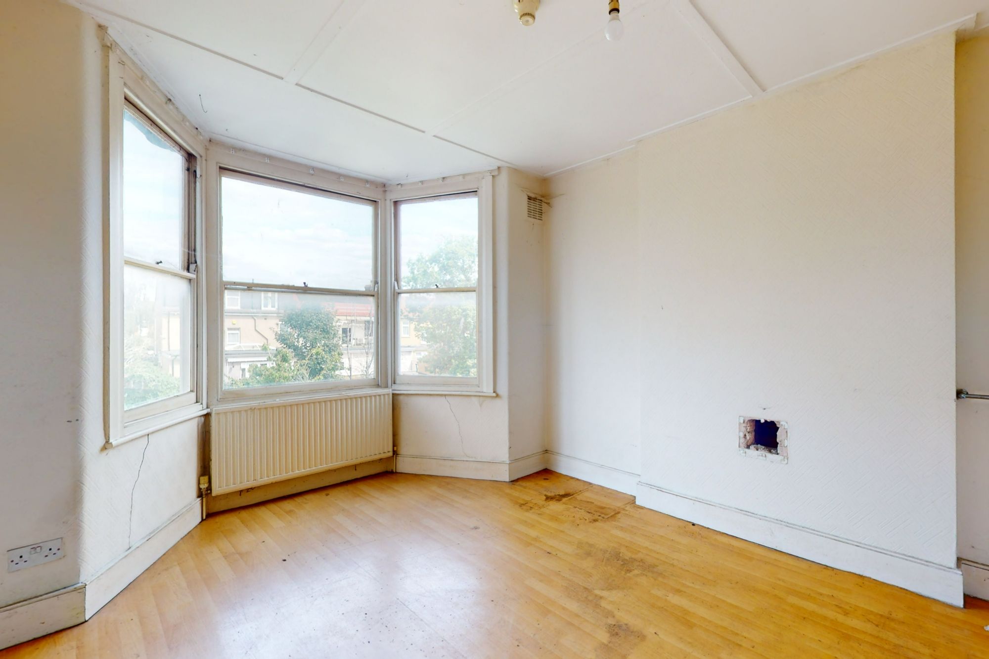 18 Mildmay Road, Ilford, Essex, IG1 1DT