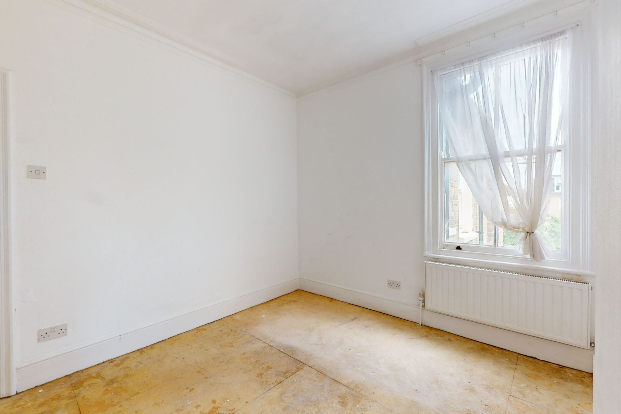 18 Mildmay Road, Ilford, Essex, IG1 1DT