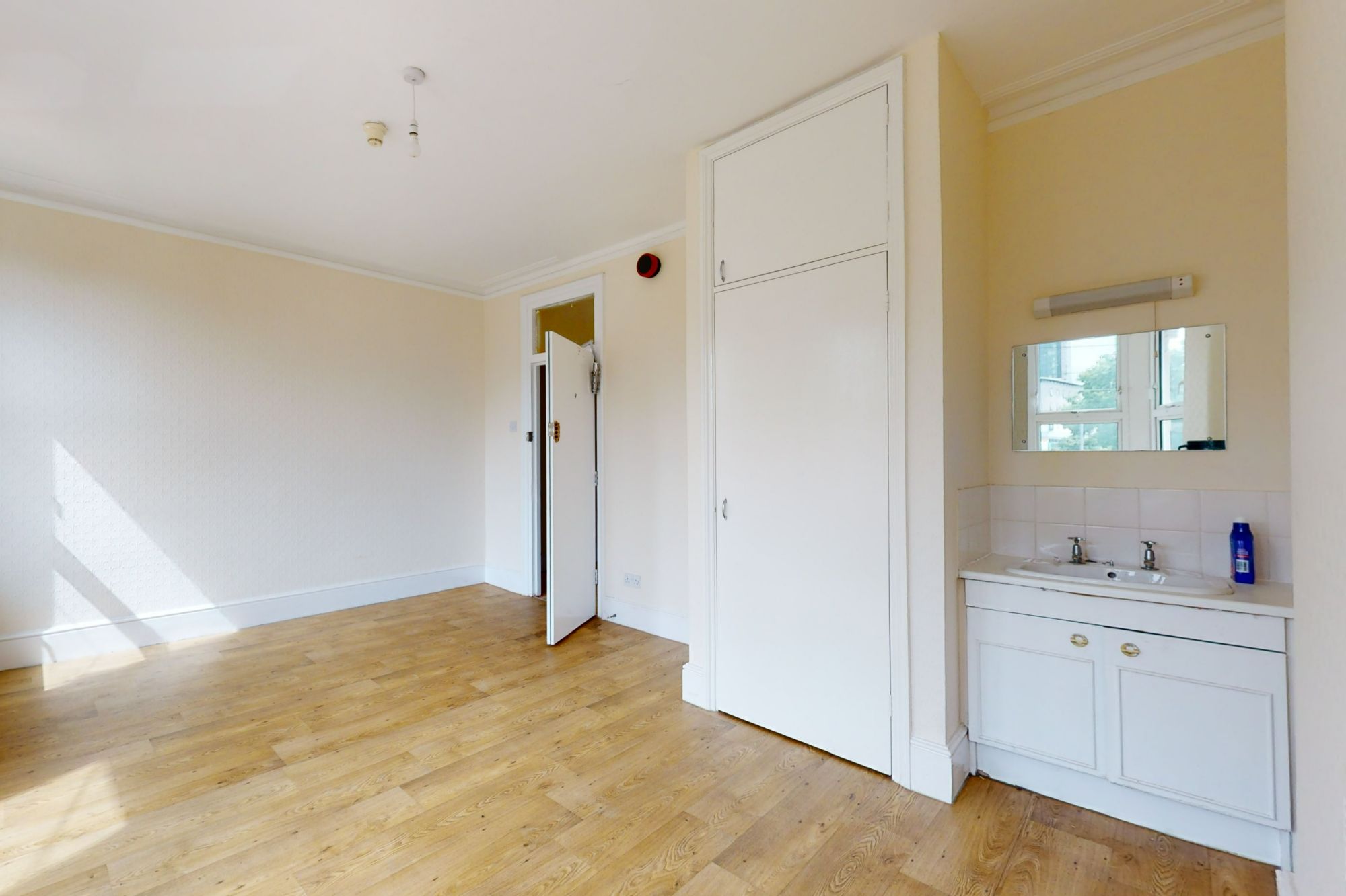 18 Mildmay Road, Ilford, Essex, IG1 1DT