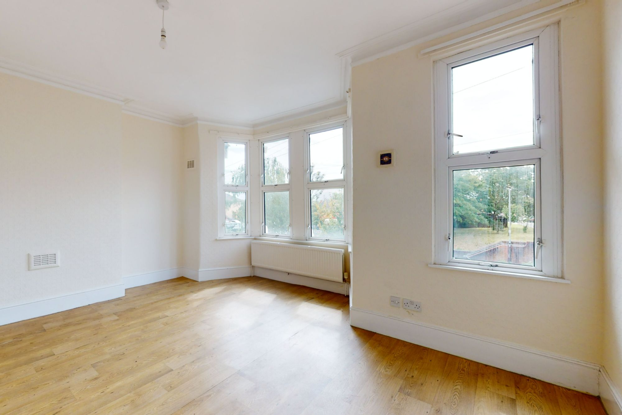 18 Mildmay Road, Ilford, Essex, IG1 1DT