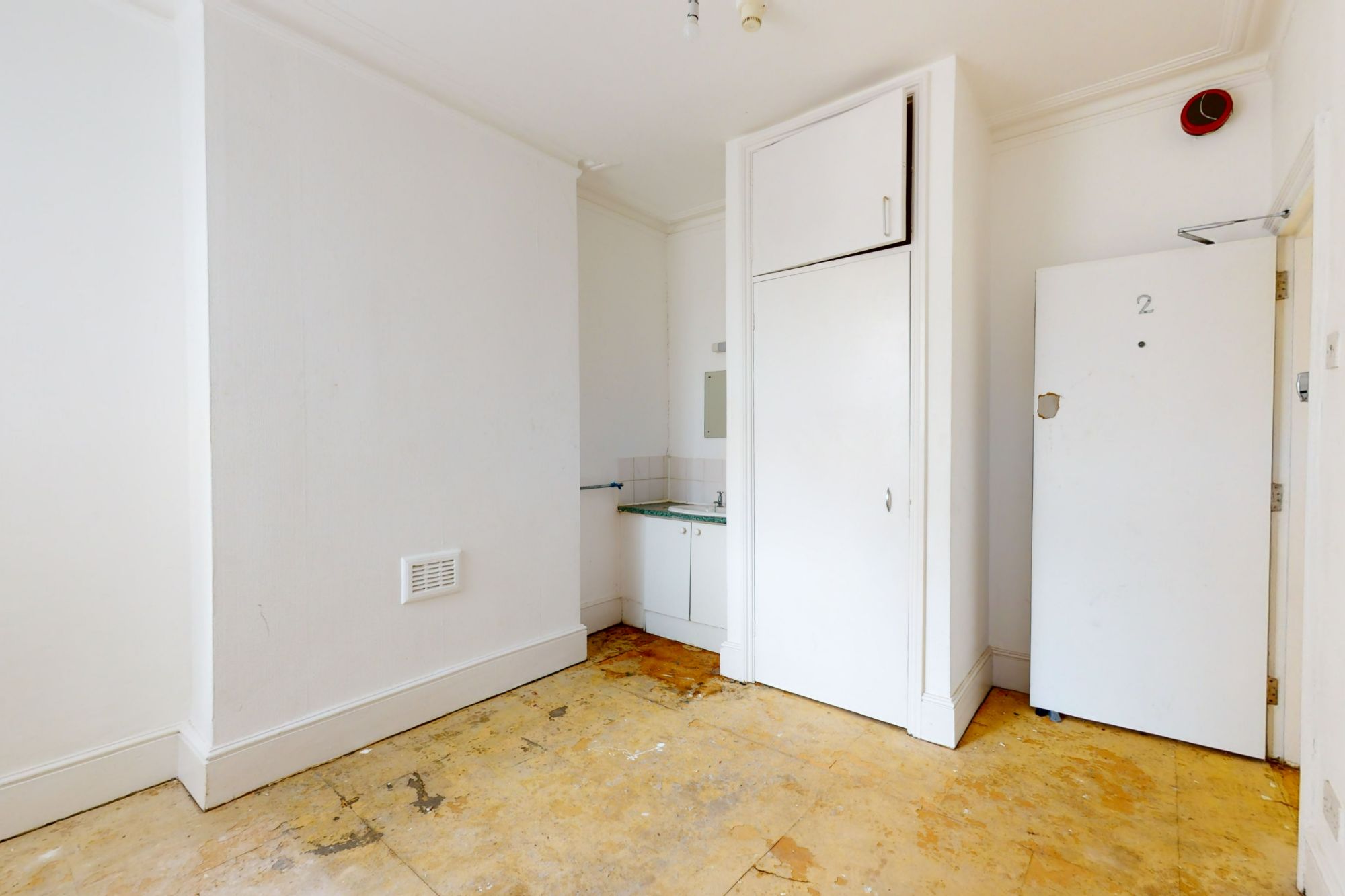 18 Mildmay Road, Ilford, Essex, IG1 1DT