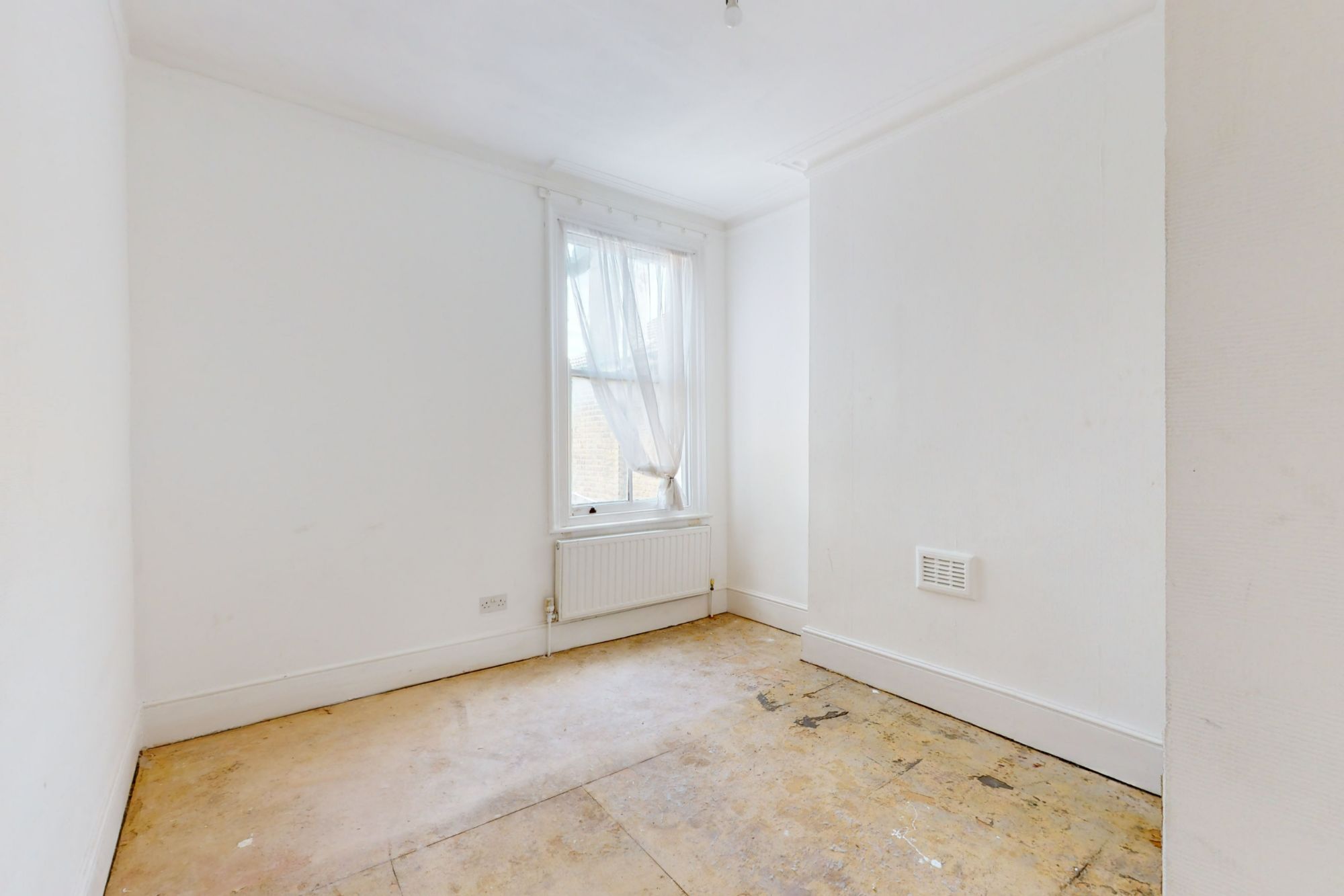 18 Mildmay Road, Ilford, Essex, IG1 1DT