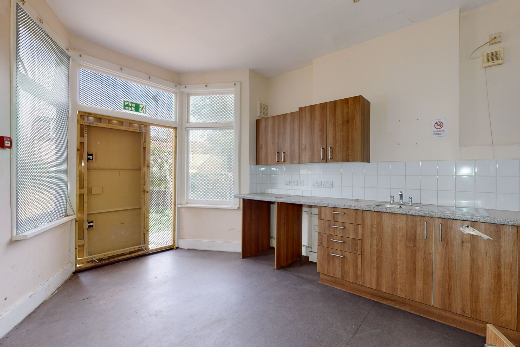 18 Mildmay Road, Ilford, Essex, IG1 1DT
