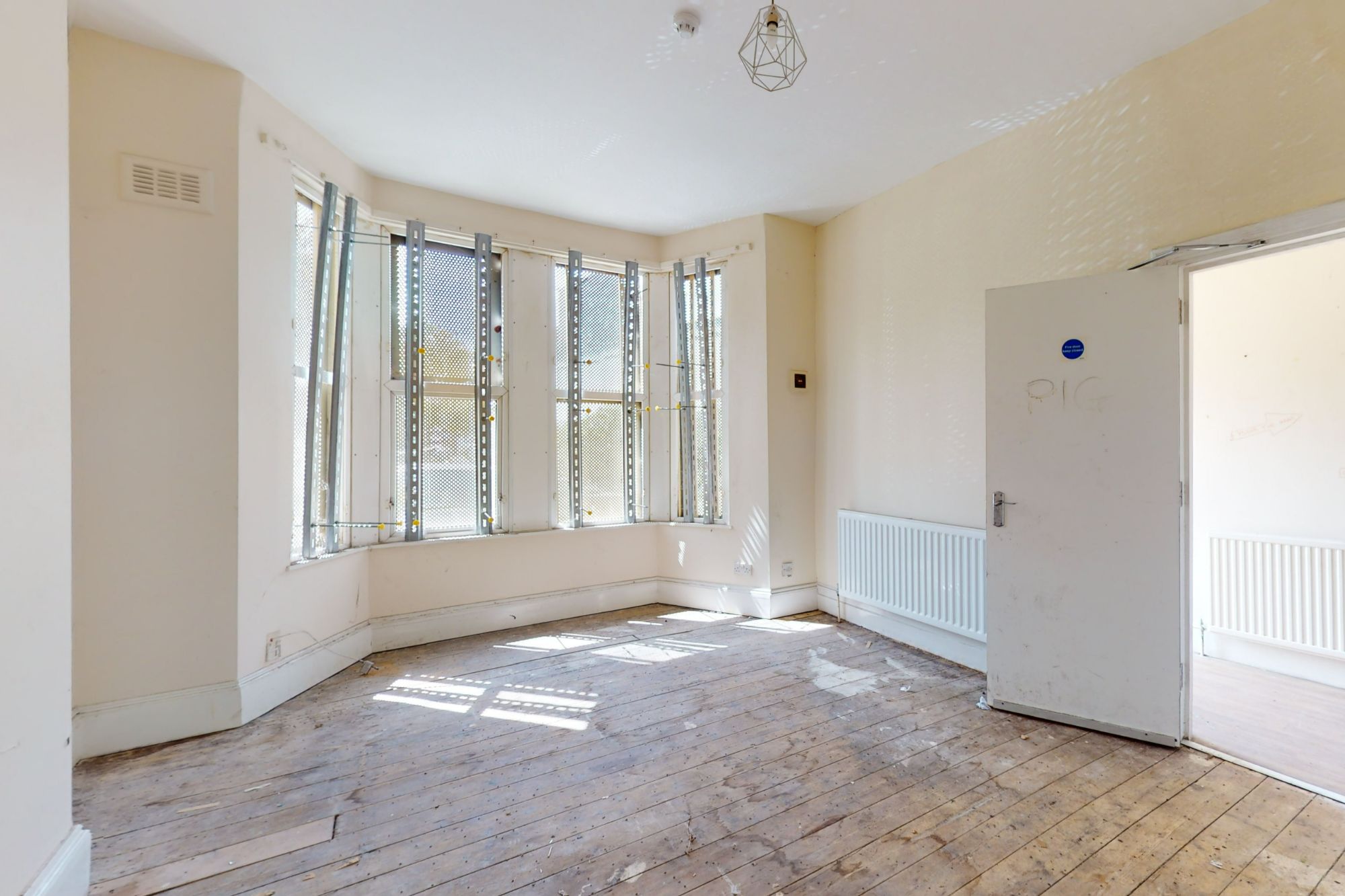 18 Mildmay Road, Ilford, Essex, IG1 1DT