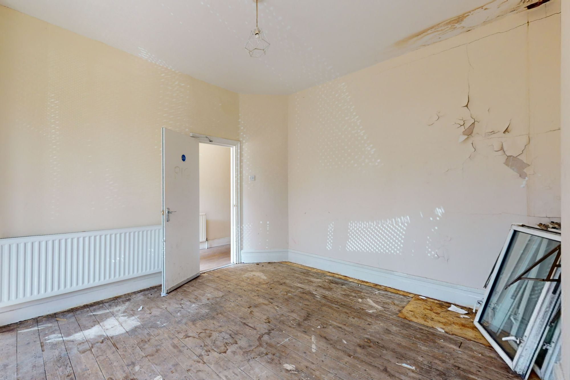 18 Mildmay Road, Ilford, Essex, IG1 1DT