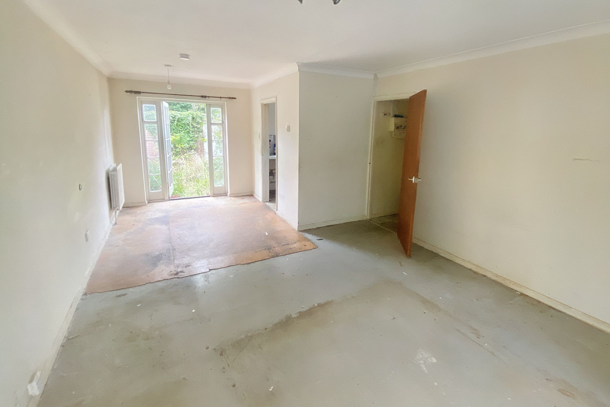 14 Kingfisher Drive, Staines, Middlesex, TW18 4RR