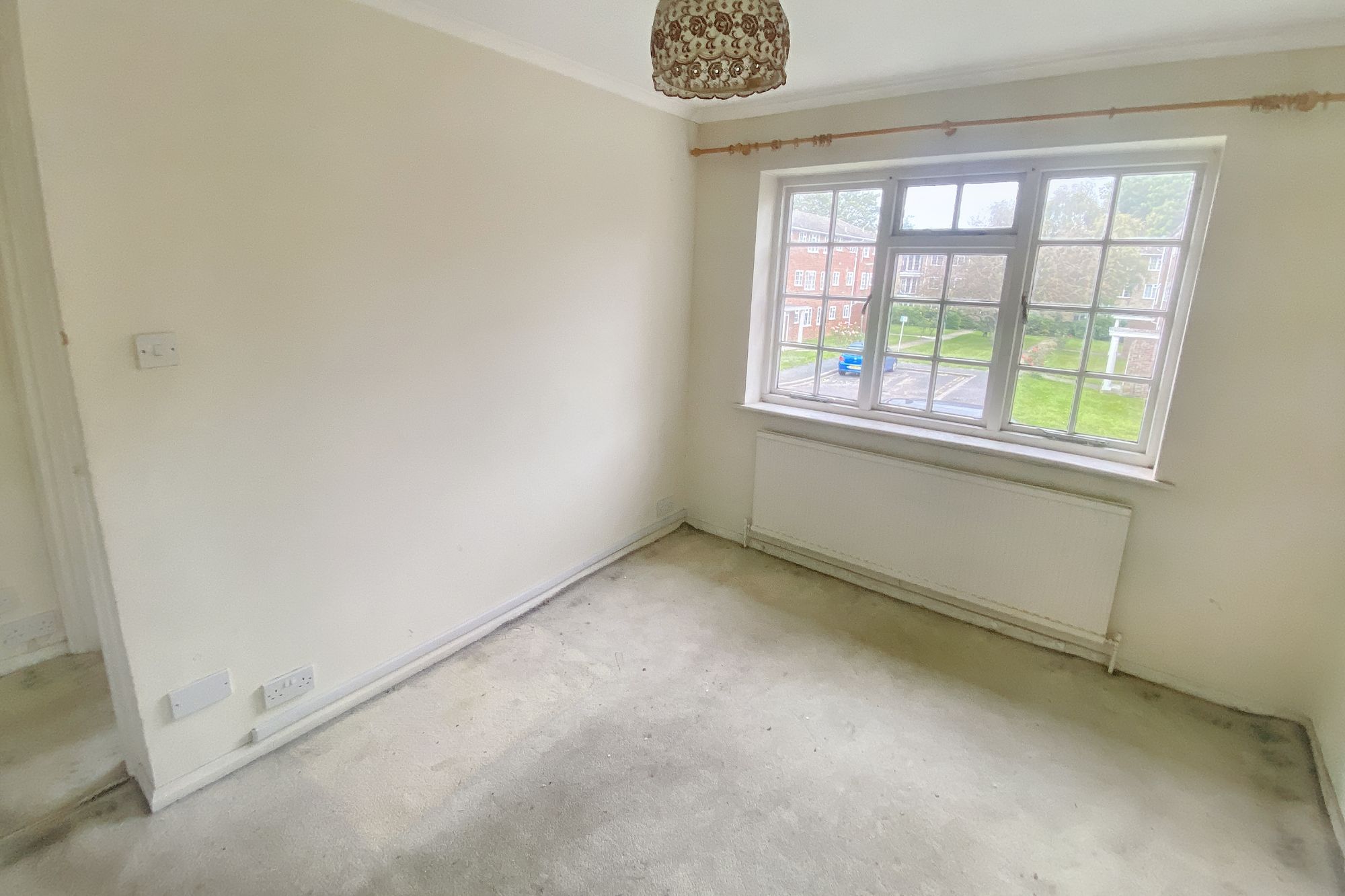 14 Kingfisher Drive, Staines, Middlesex, TW18 4RR
