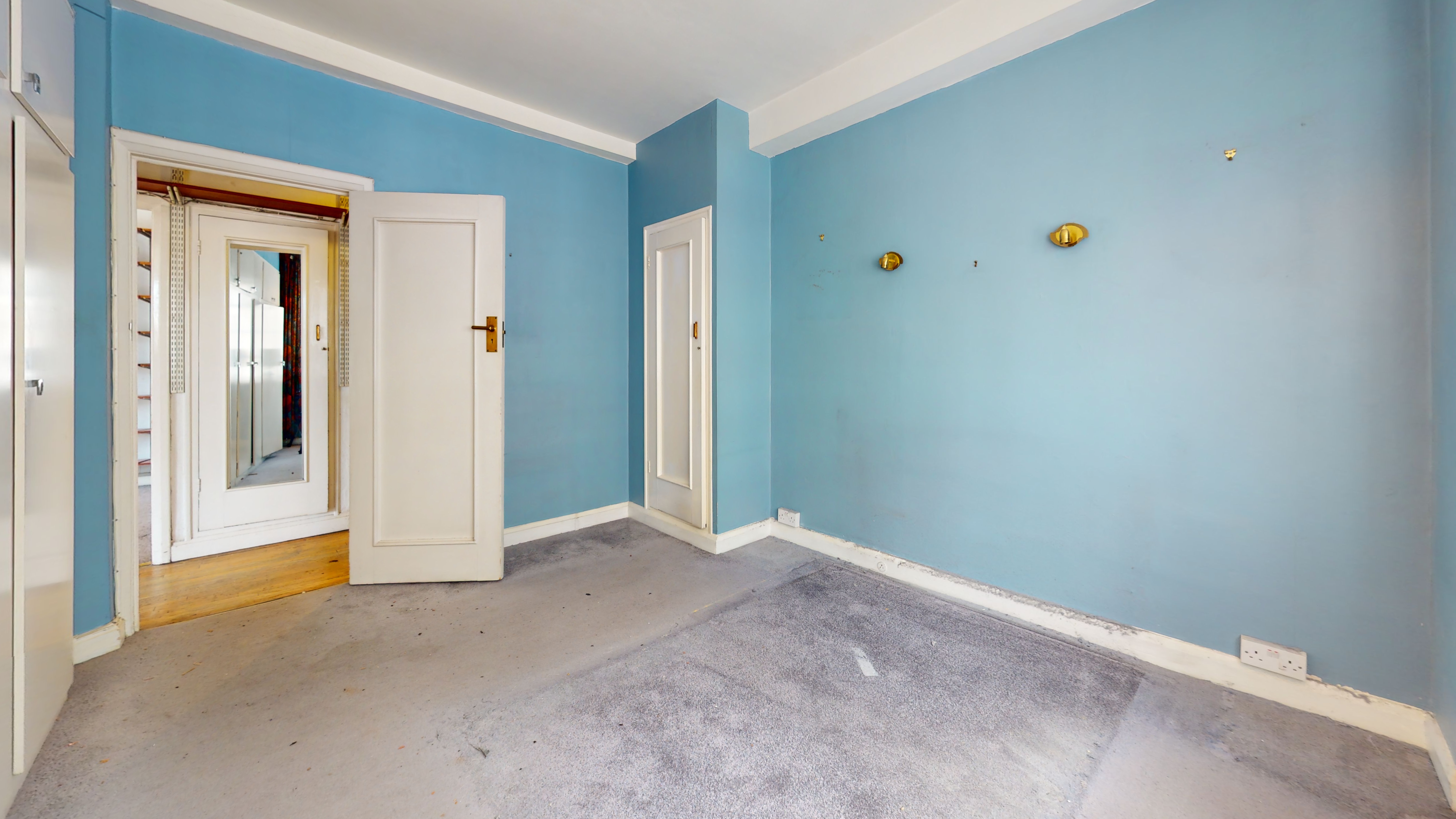 46 Winchester Court, Vicarage Gate, London, W8 4AE
