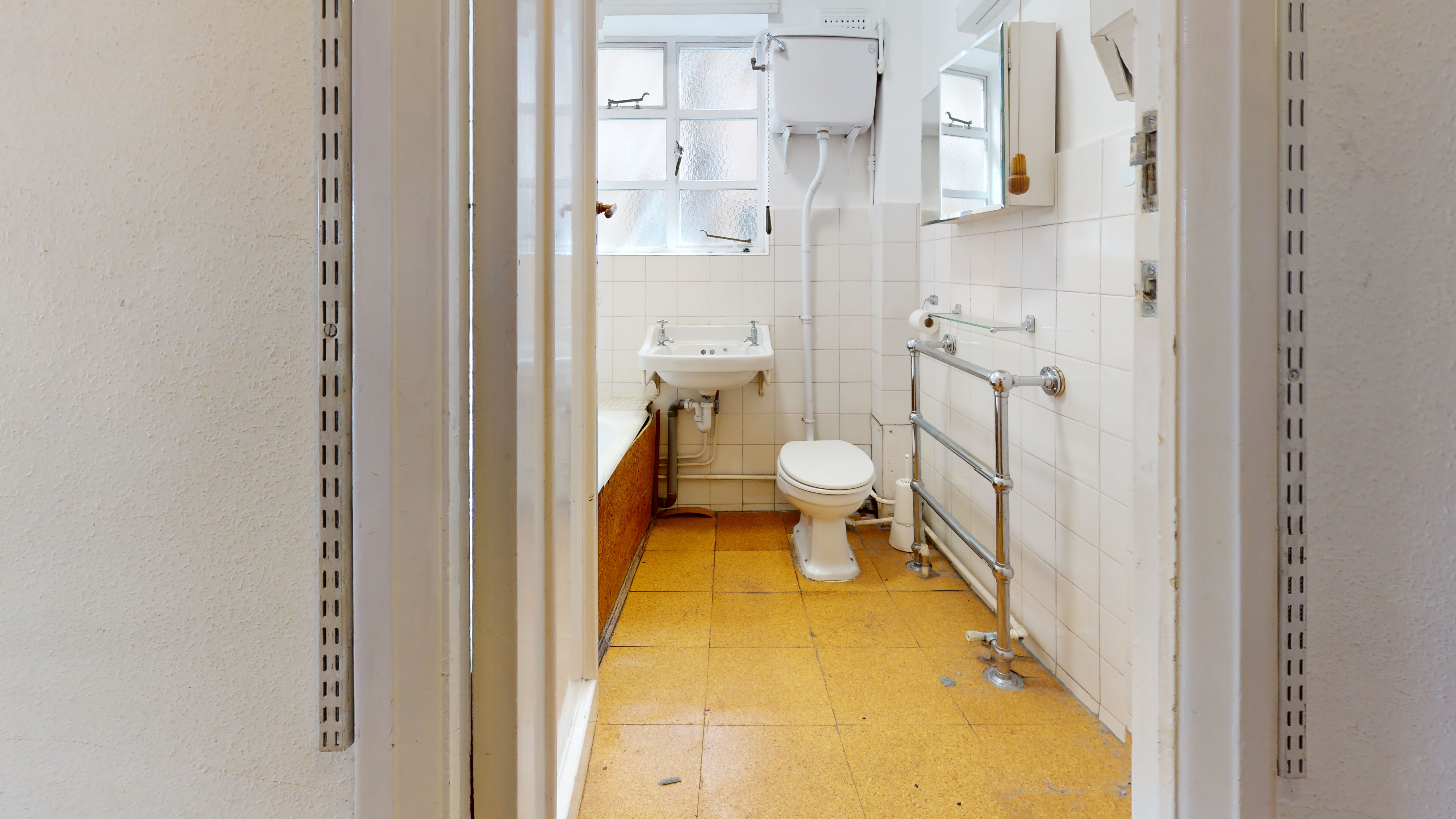 46 Winchester Court, Vicarage Gate, London, W8 4AE