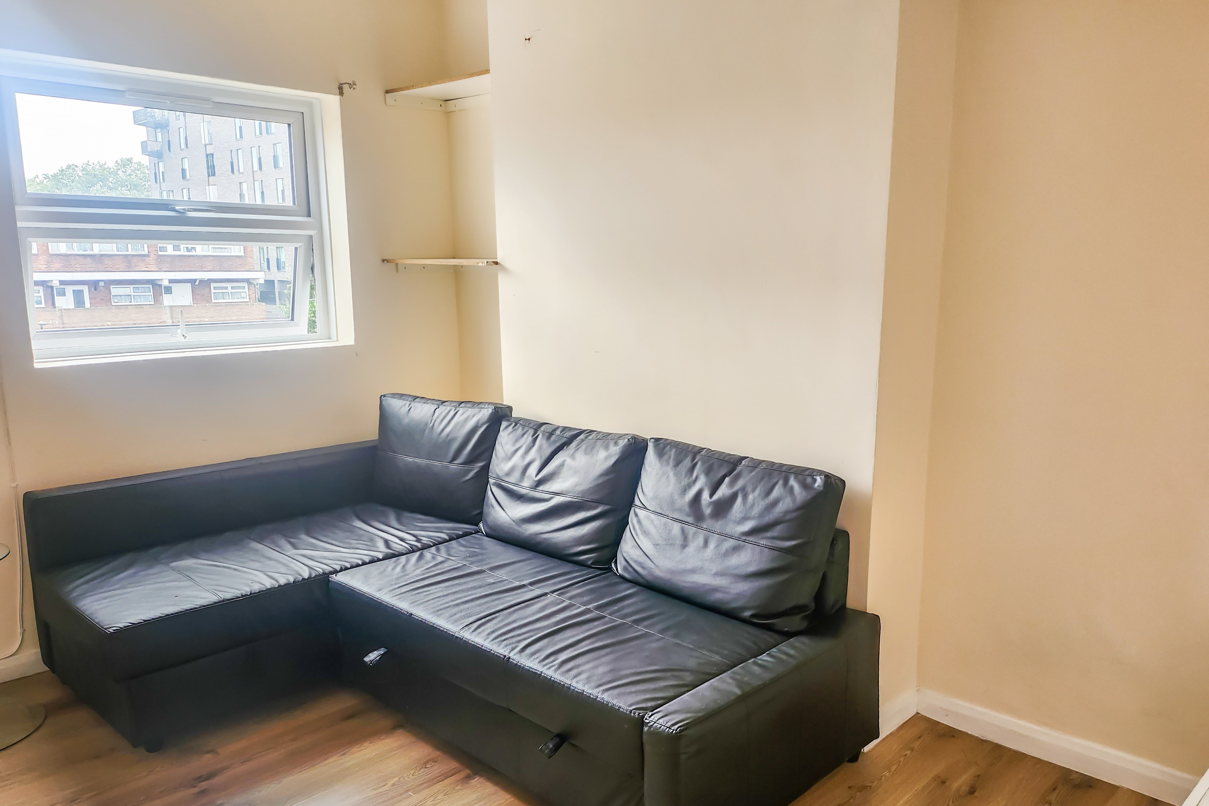 140B Barking Road, London E16 1EN