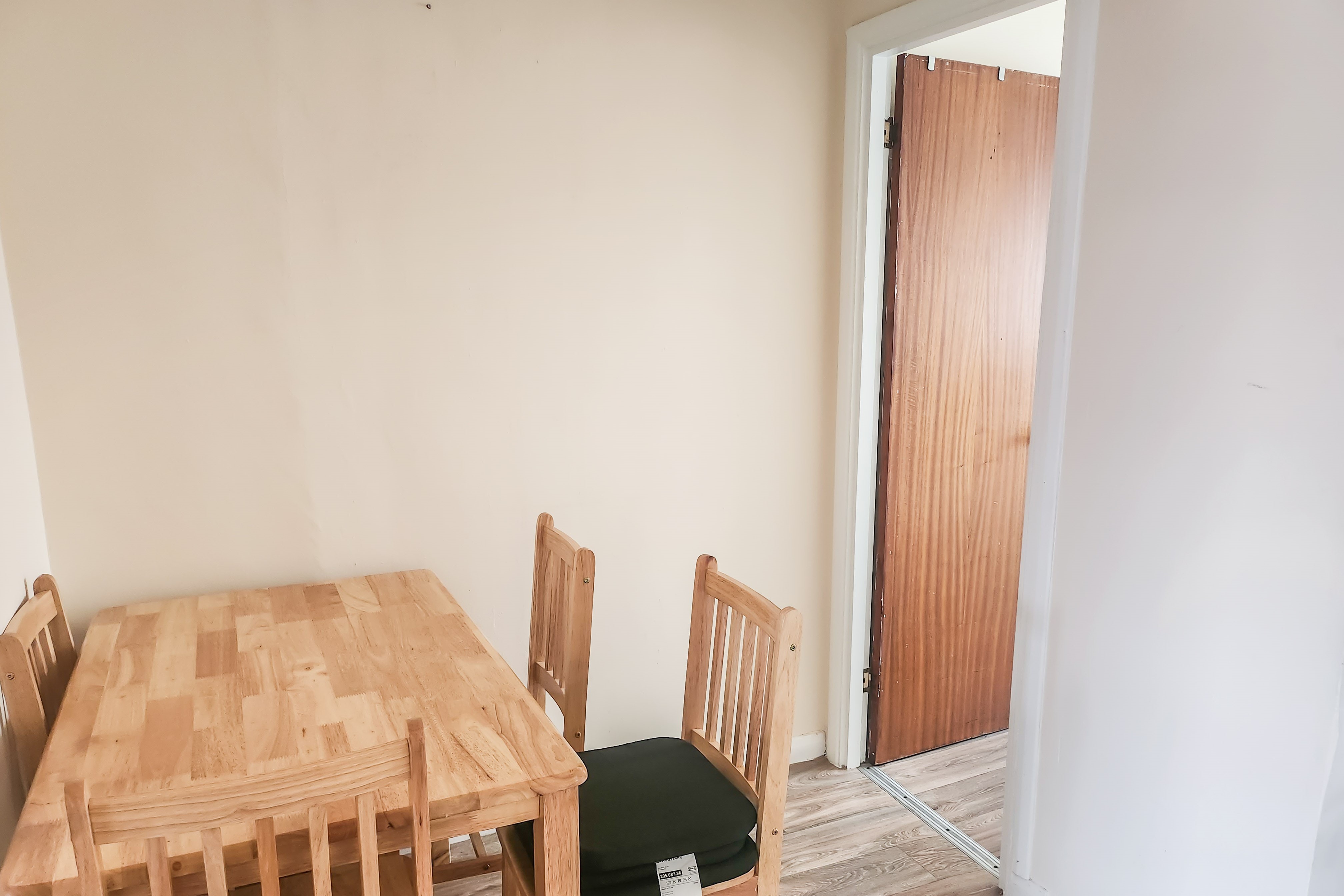 140B Barking Road, London E16 1EN