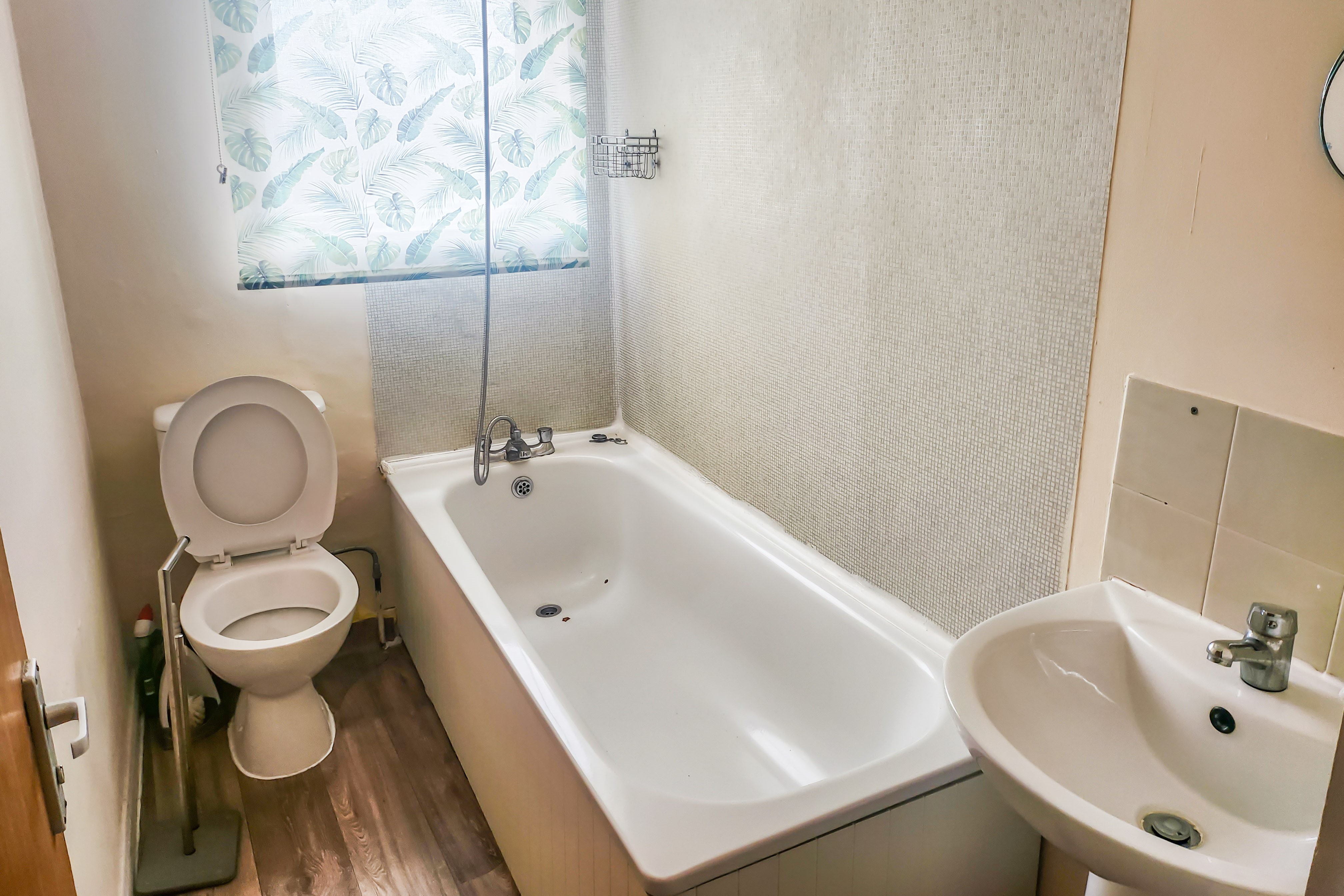 140B Barking Road, London E16 1EN