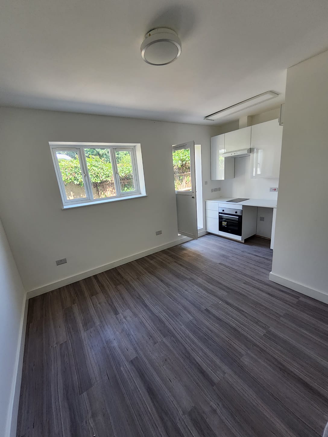 5 Crays Parade, Sidcup, Orpington, BR5 3HG
