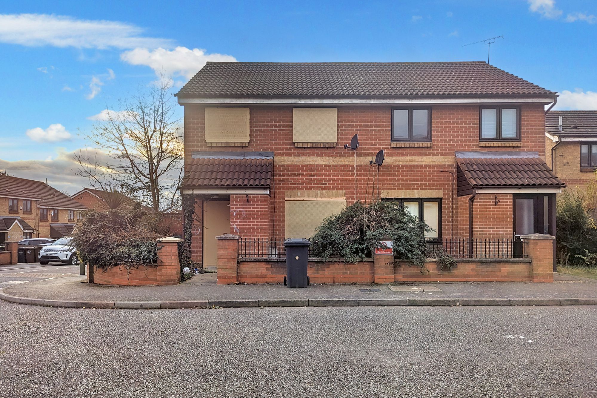 36 Gibbfield Close, Romford, Essex, RM6 5UF