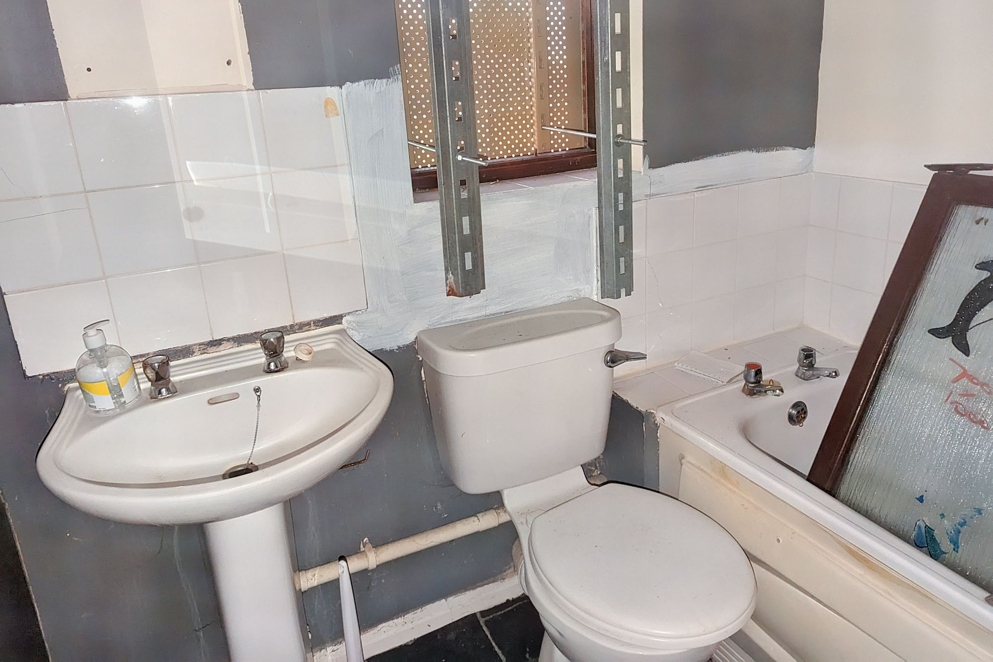 36 Gibbfield Close, Romford, Essex, RM6 5UF