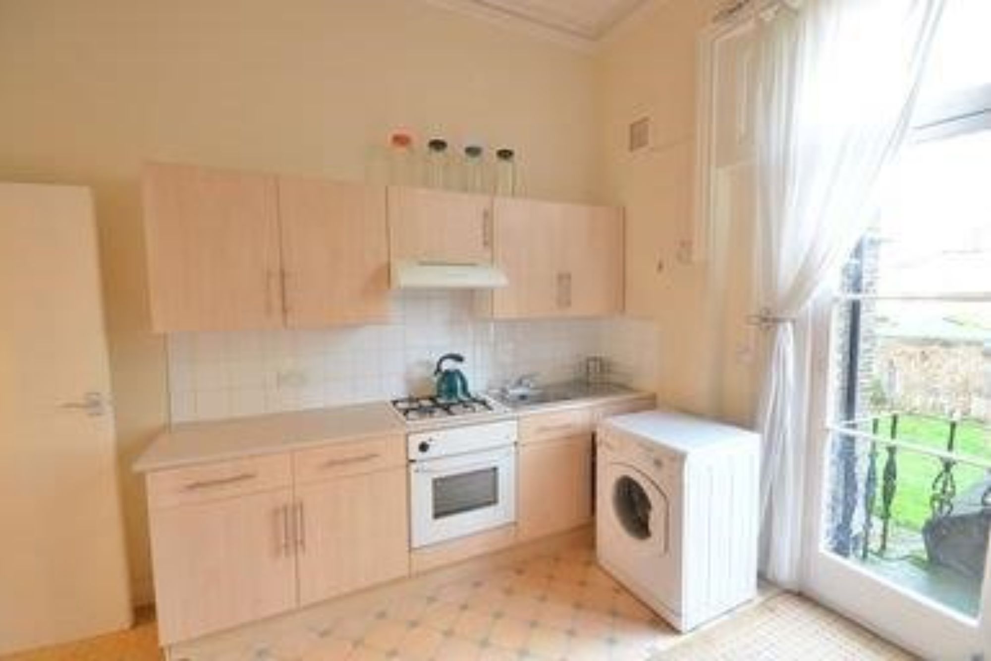 Flat B, 102 Breakspears Road, London SE4 1UD