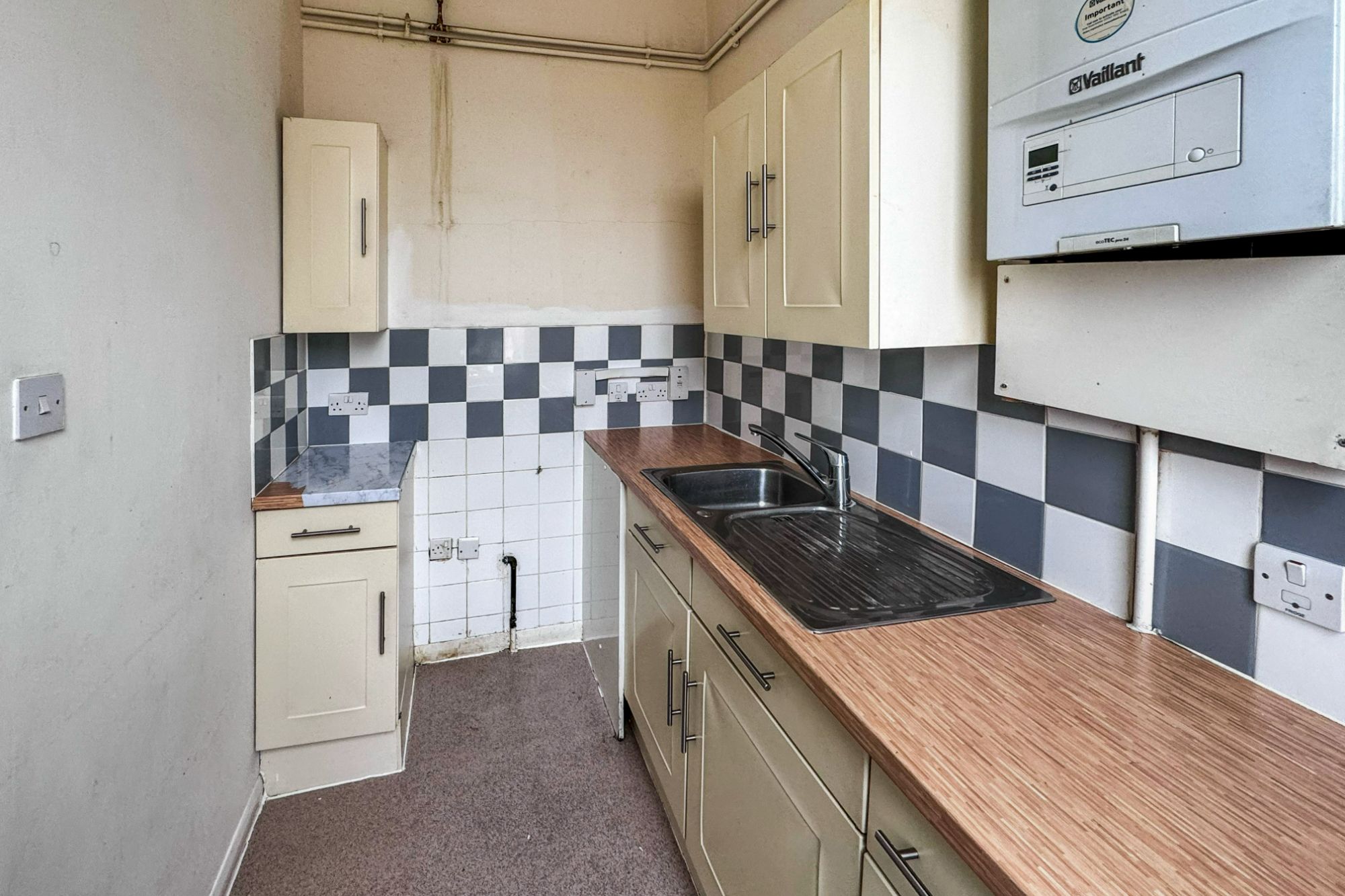 43B St Stephens Avenue, Shepherds Bush, London, W12 8JB
