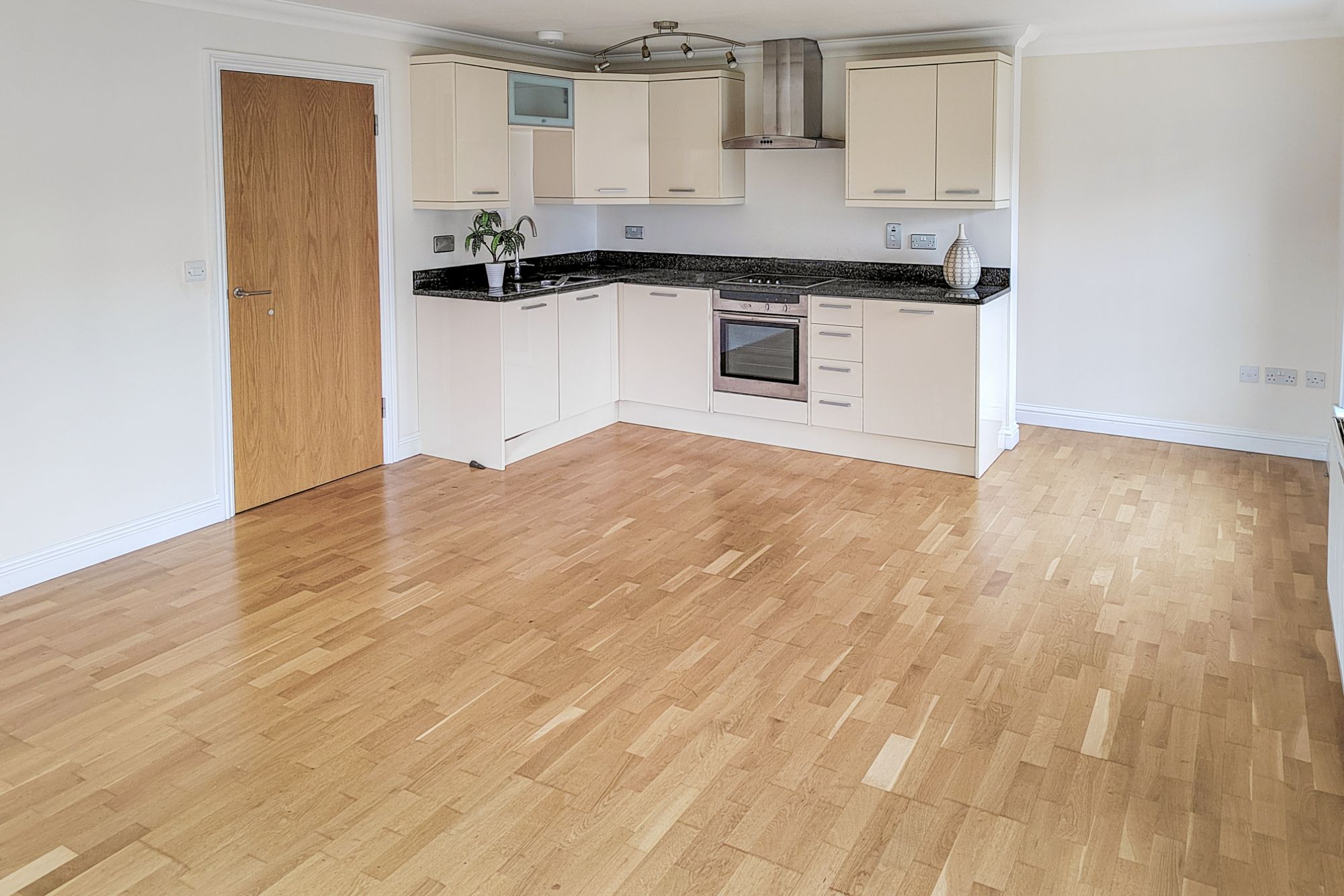 Flat 4, 6 The Avenue, Newmarket, Suffolk, CB8 9AA