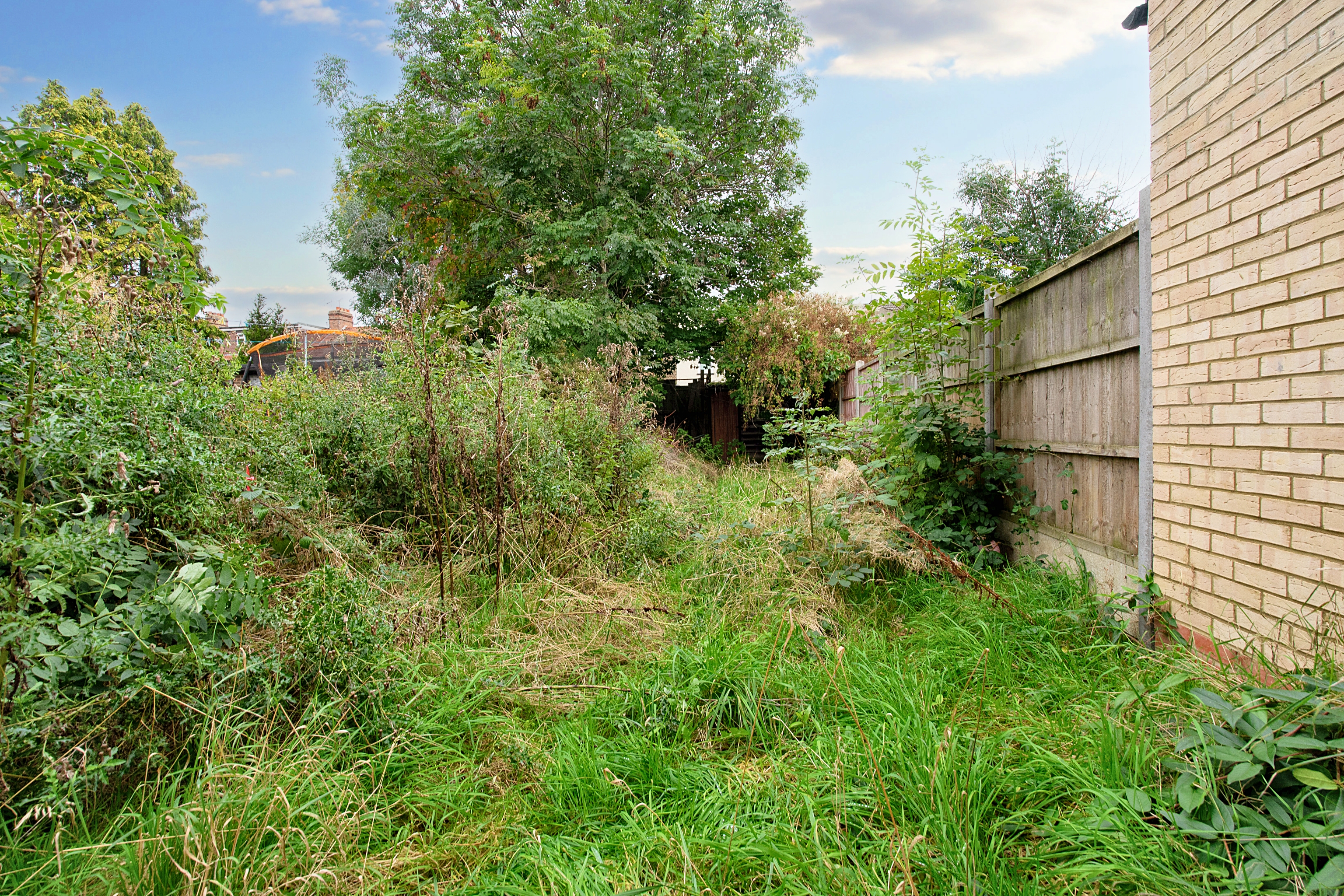 16 Beresford Road, Walthamstow, London E17 4LW