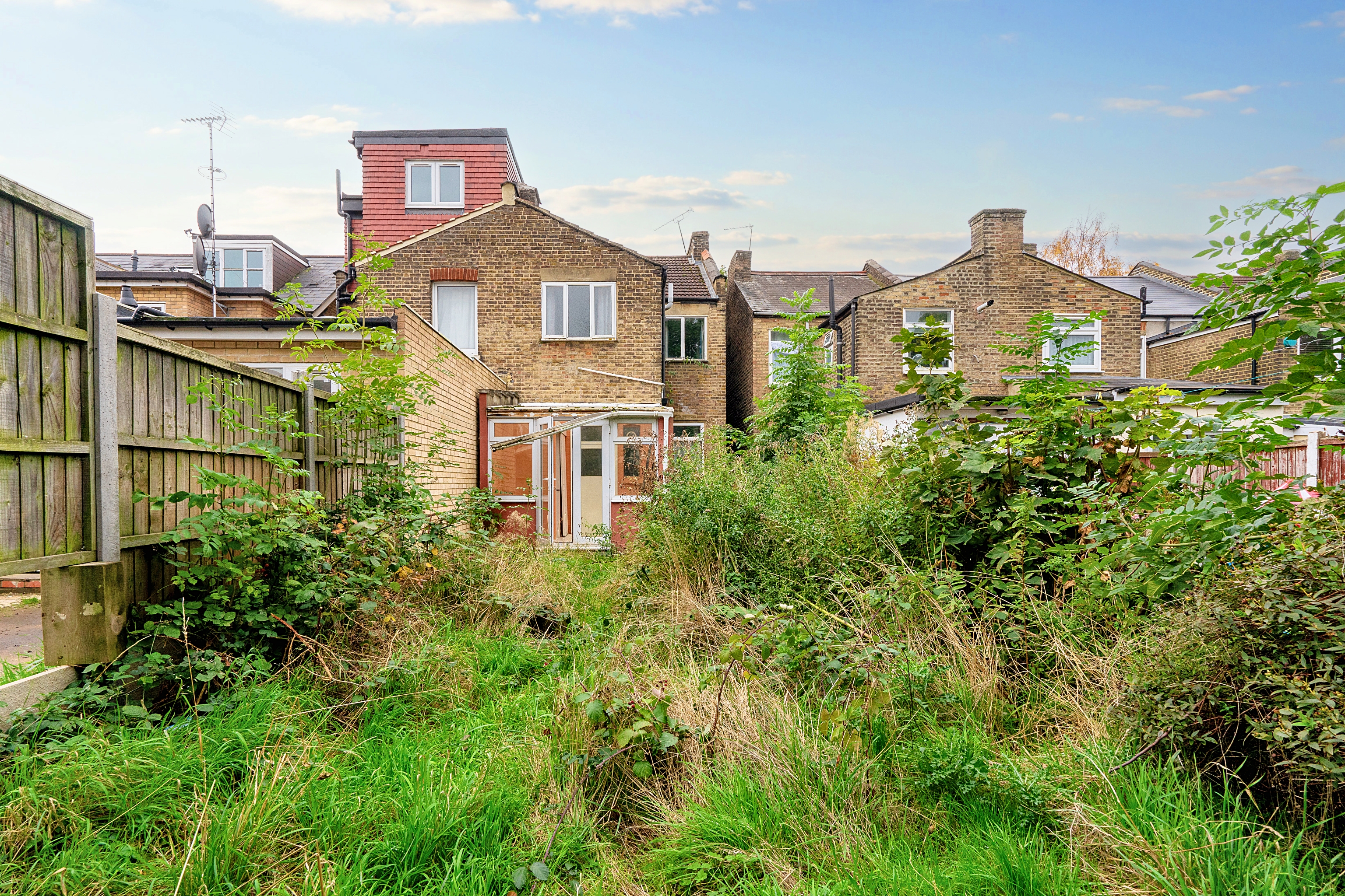 16 Beresford Road, Walthamstow, London E17 4LW