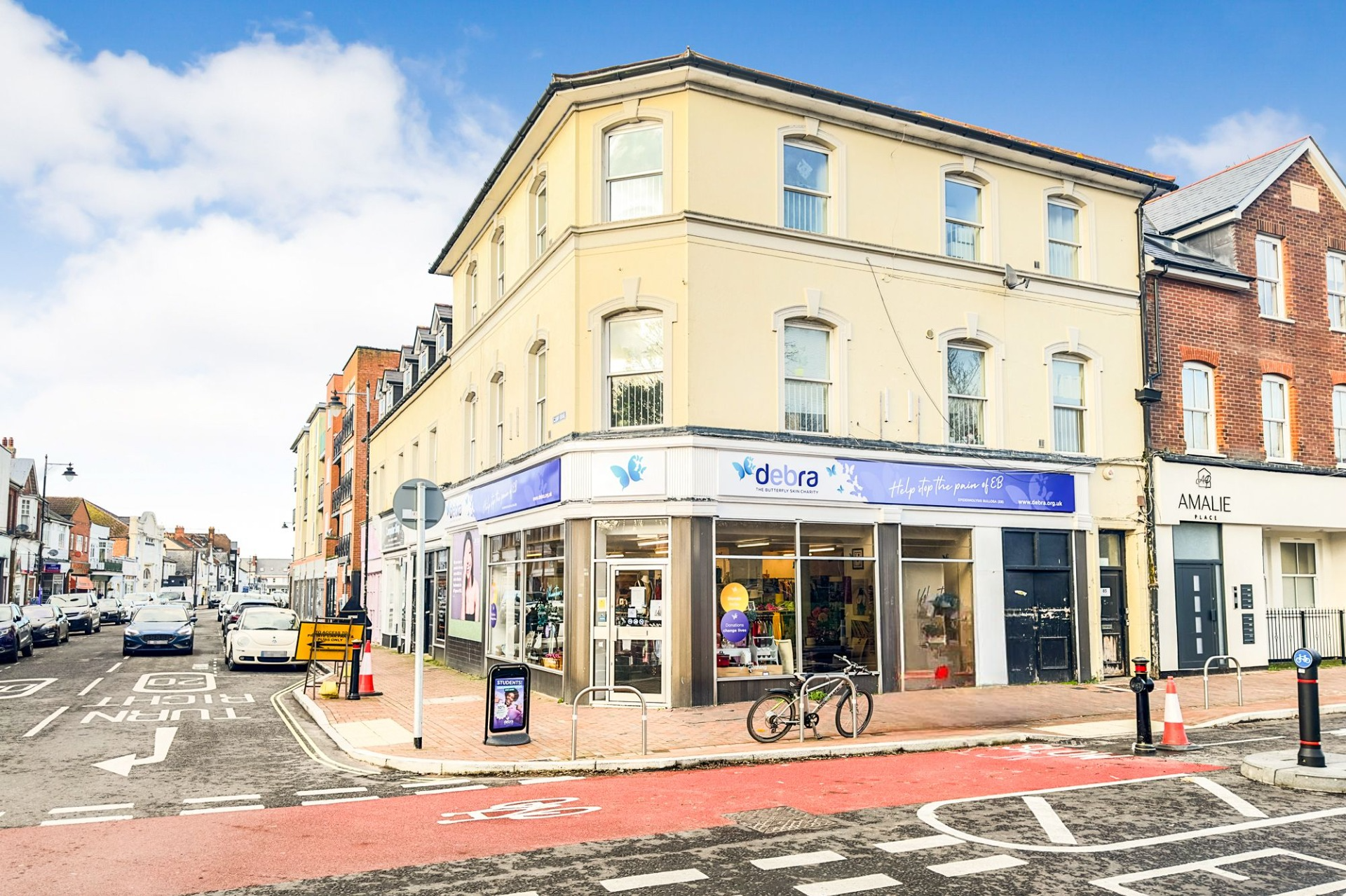 83 Lynchford Road, Farnborough, GU14 6ET