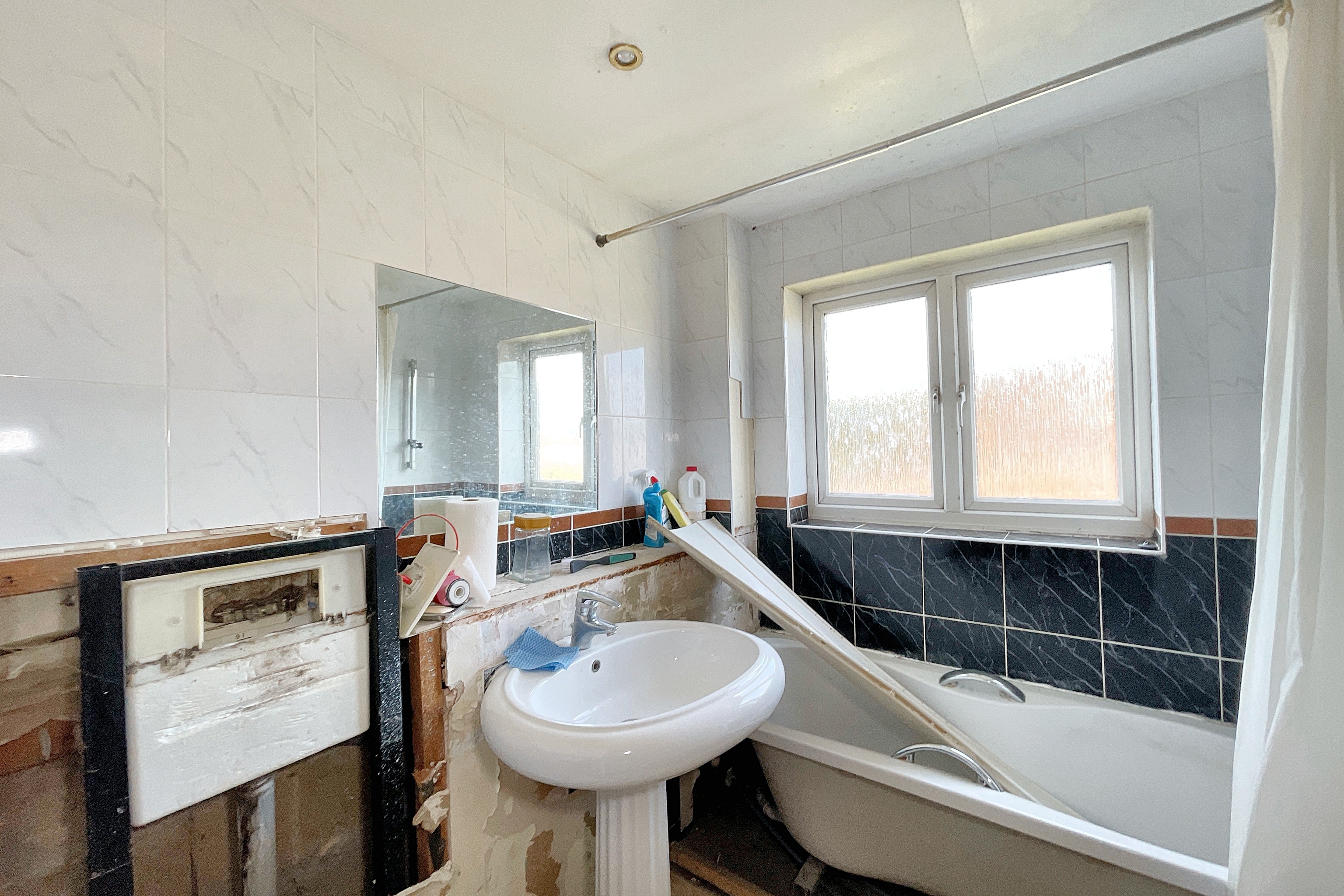 7 Bellver, Toothill, Swindon, Wiltshire, SN5 8JU
