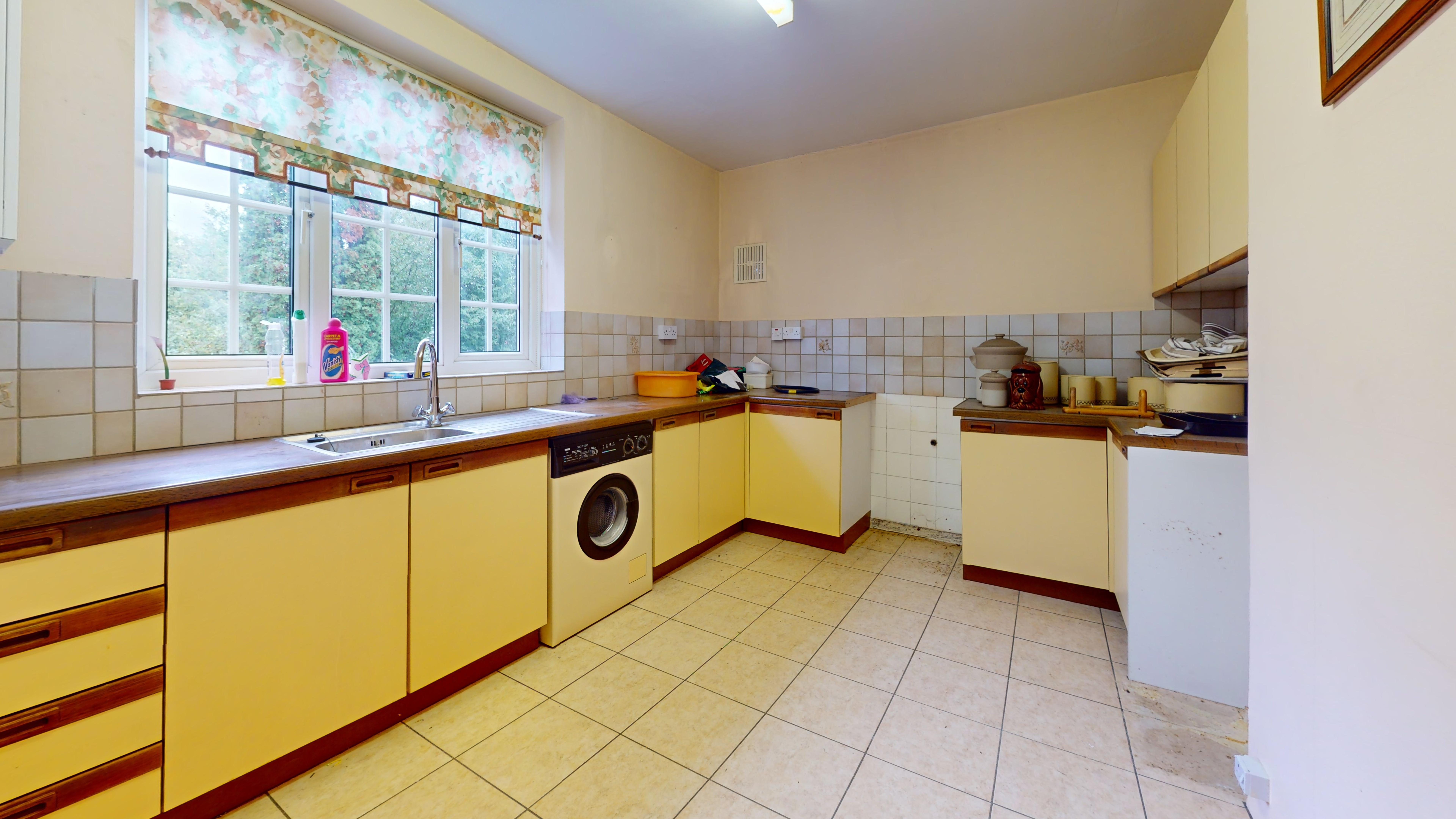 6 Lullingstone Crescent, Orpington, Kent, BR5 3EB