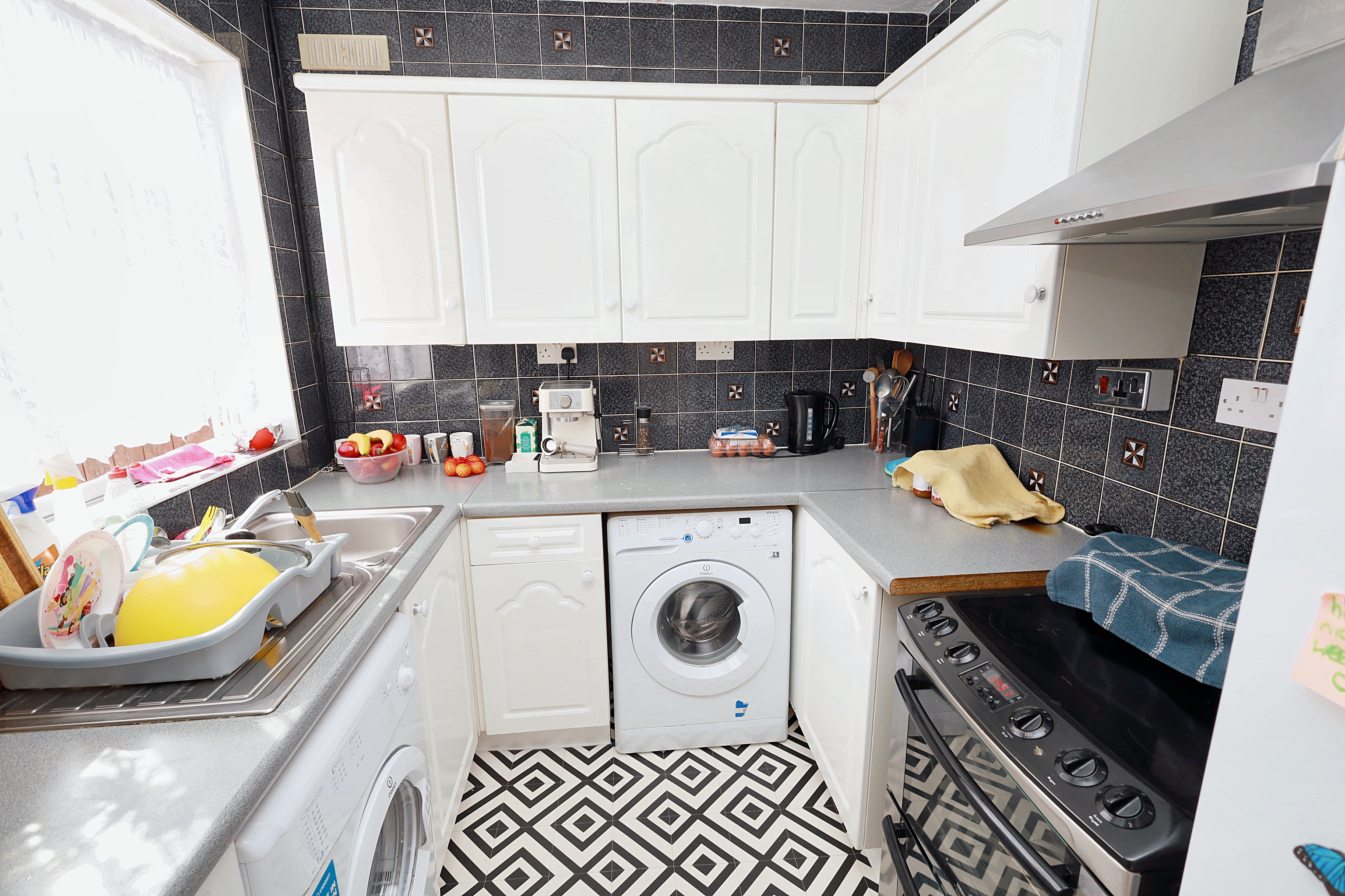 10 Nestles Avenue, Hayes, Middlesex UB3 4QA